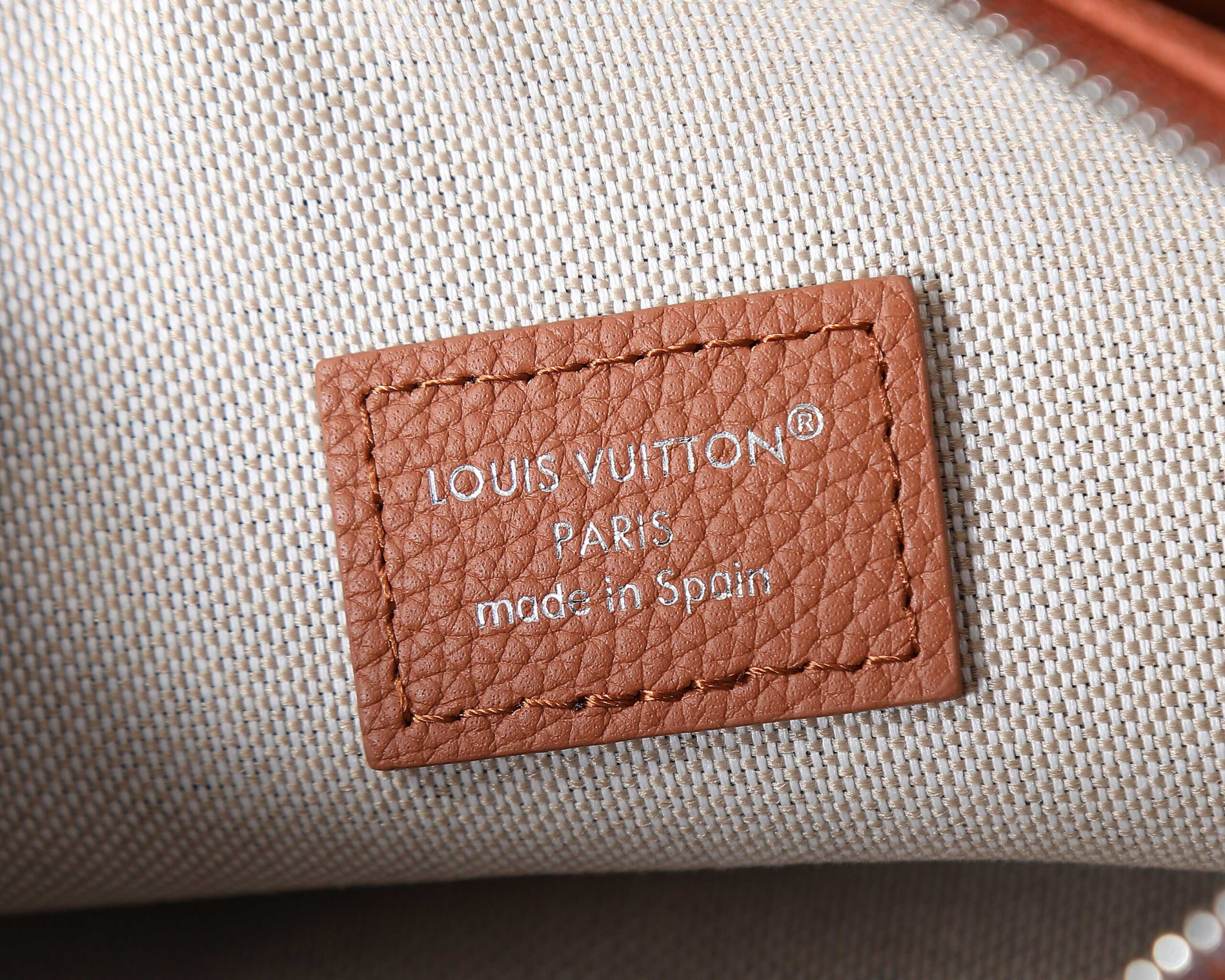 Louis Vuitton Verso Hobo Bag M26745 - Image 9