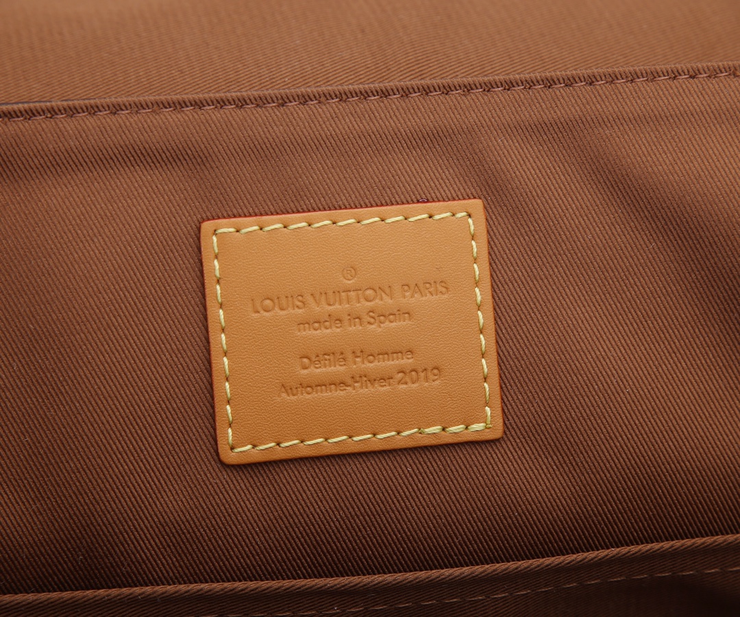 Louis Vuitton Trio Monogram Canvas Shoulder Bag - Image 9