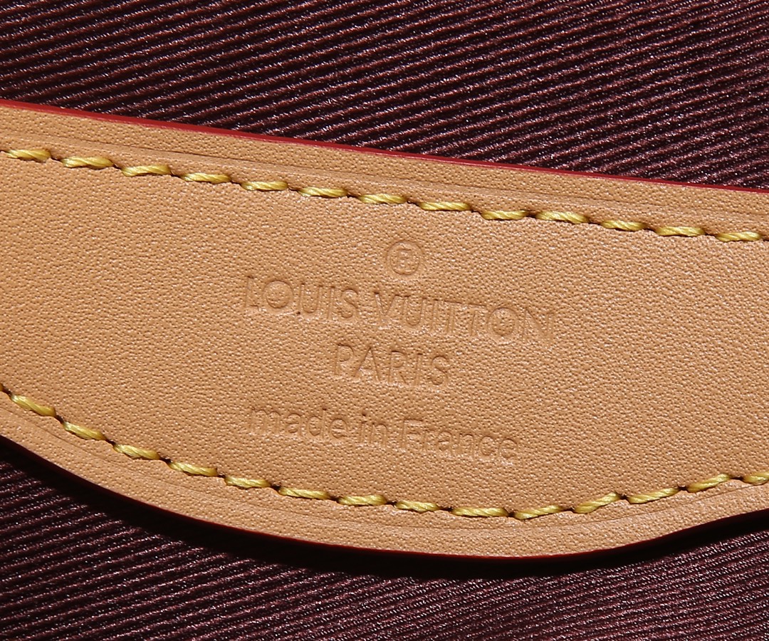 Louis Vuitton Boulogne M45832 Monogram Canvas Crossbody Bag - Image 9