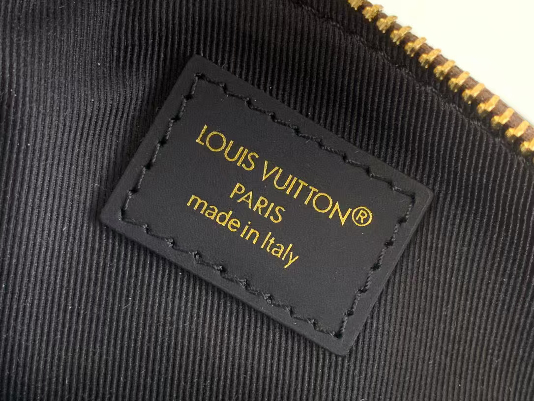 Louis Vuitton Monogram Belt Bag M14806 - Image 9