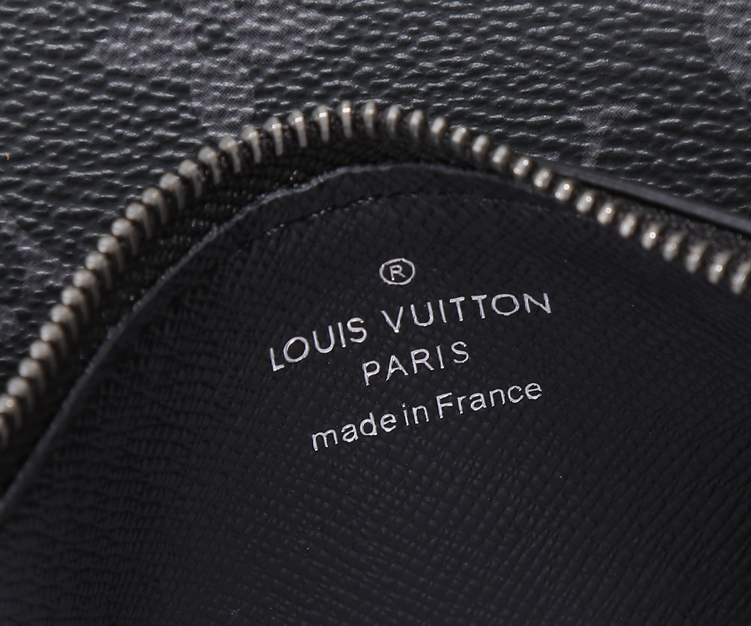 Louis Vuitton Gaston Wearable Wallet Crossbody Bag M81124 - Image 9