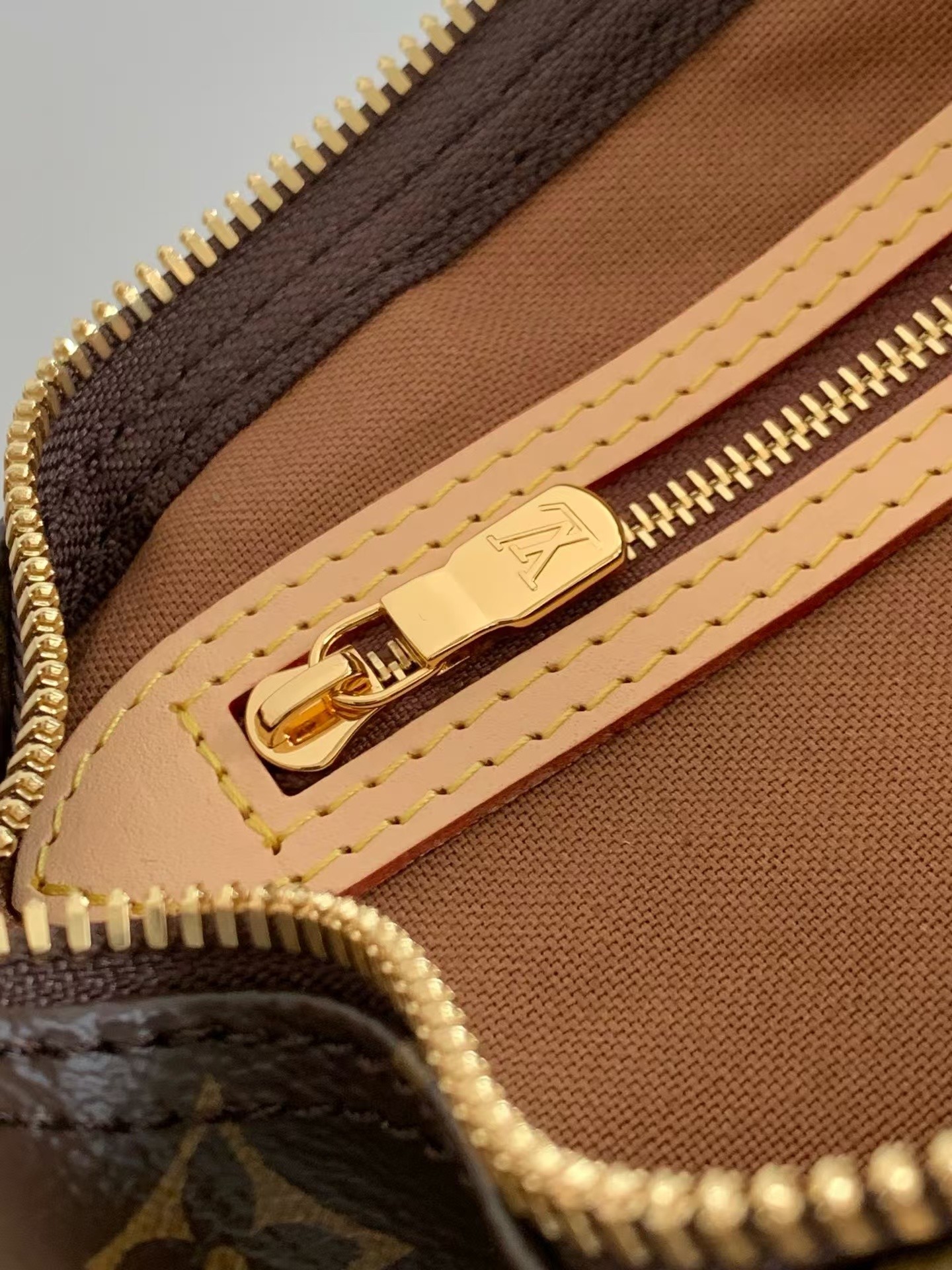 Louis Vuitton Speedy Bandoulière 30 Monogram Canvas Bag - Image 9