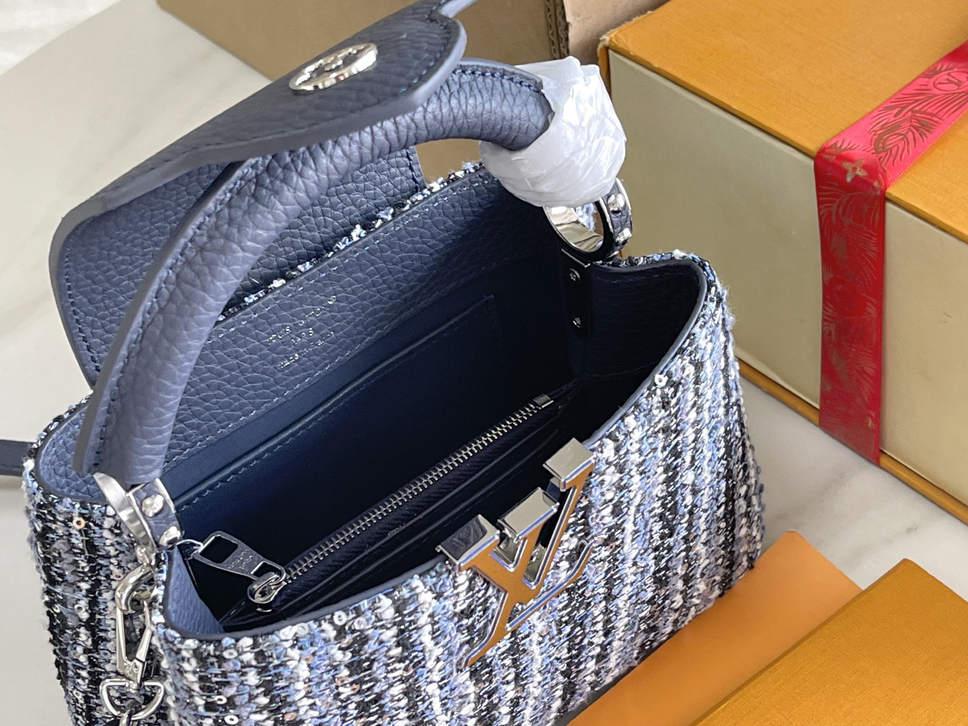 Louis Vuitton Capucines BB Handbag - Image 9