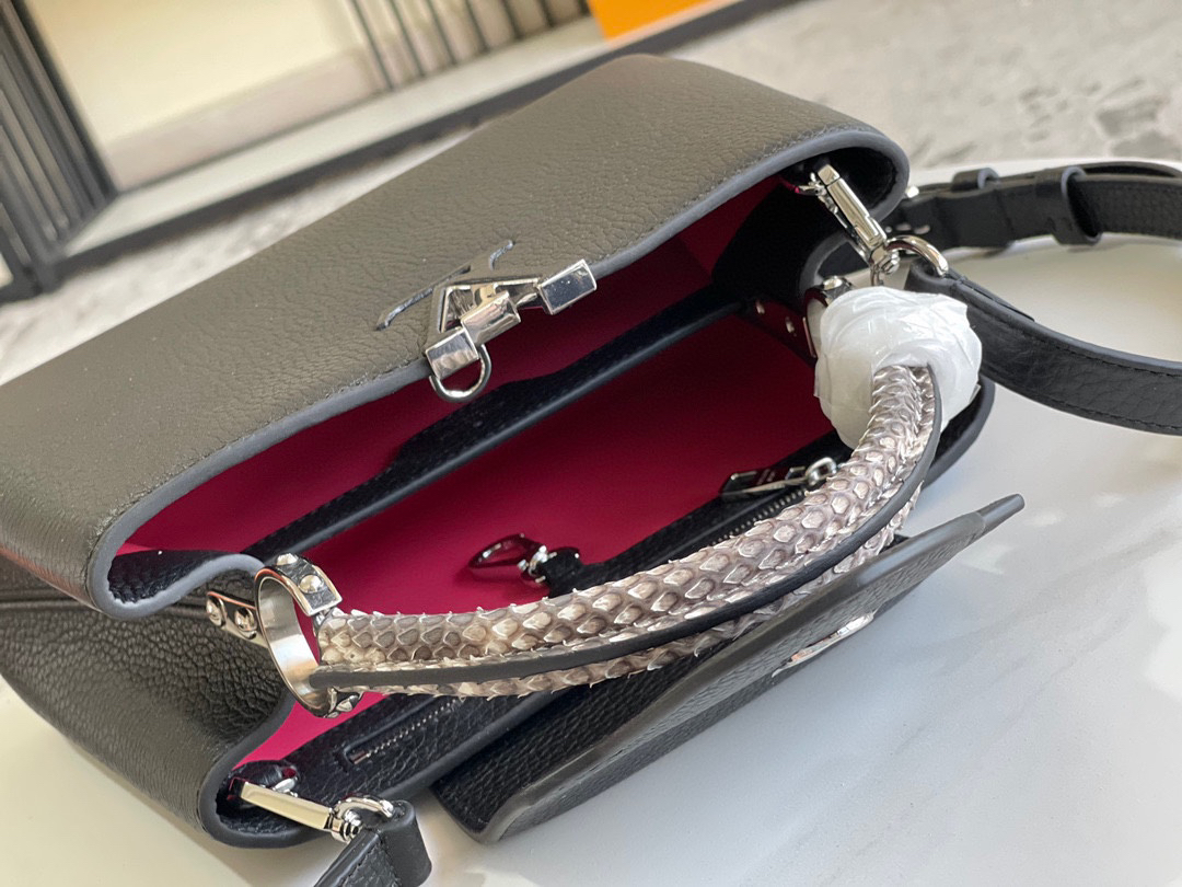 Louis Vuitton Capucines BB Handbag in Taurillon Leather - Image 9