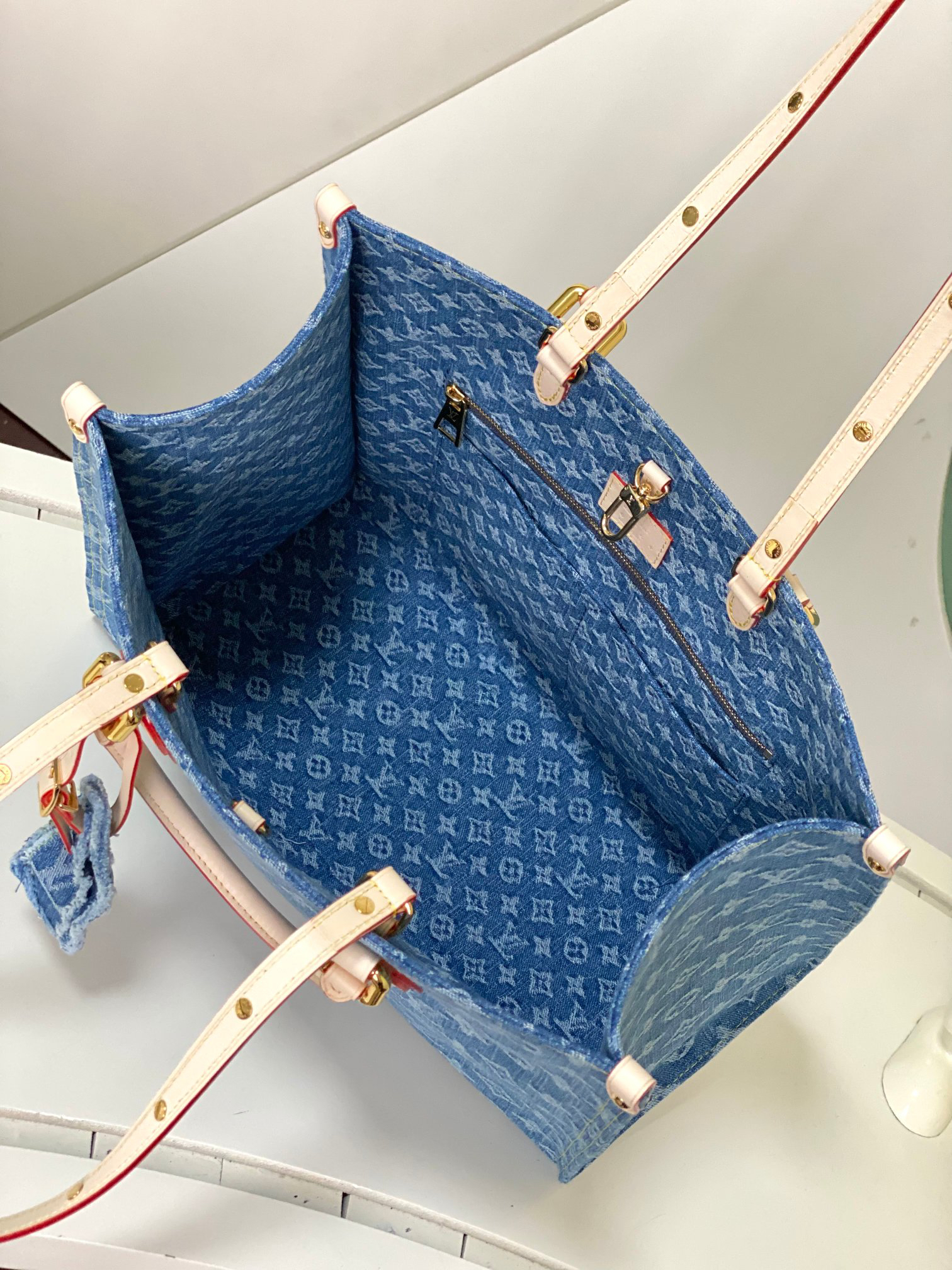 Louis Vuitton Onthego MM Denim Tote Bag - Image 9