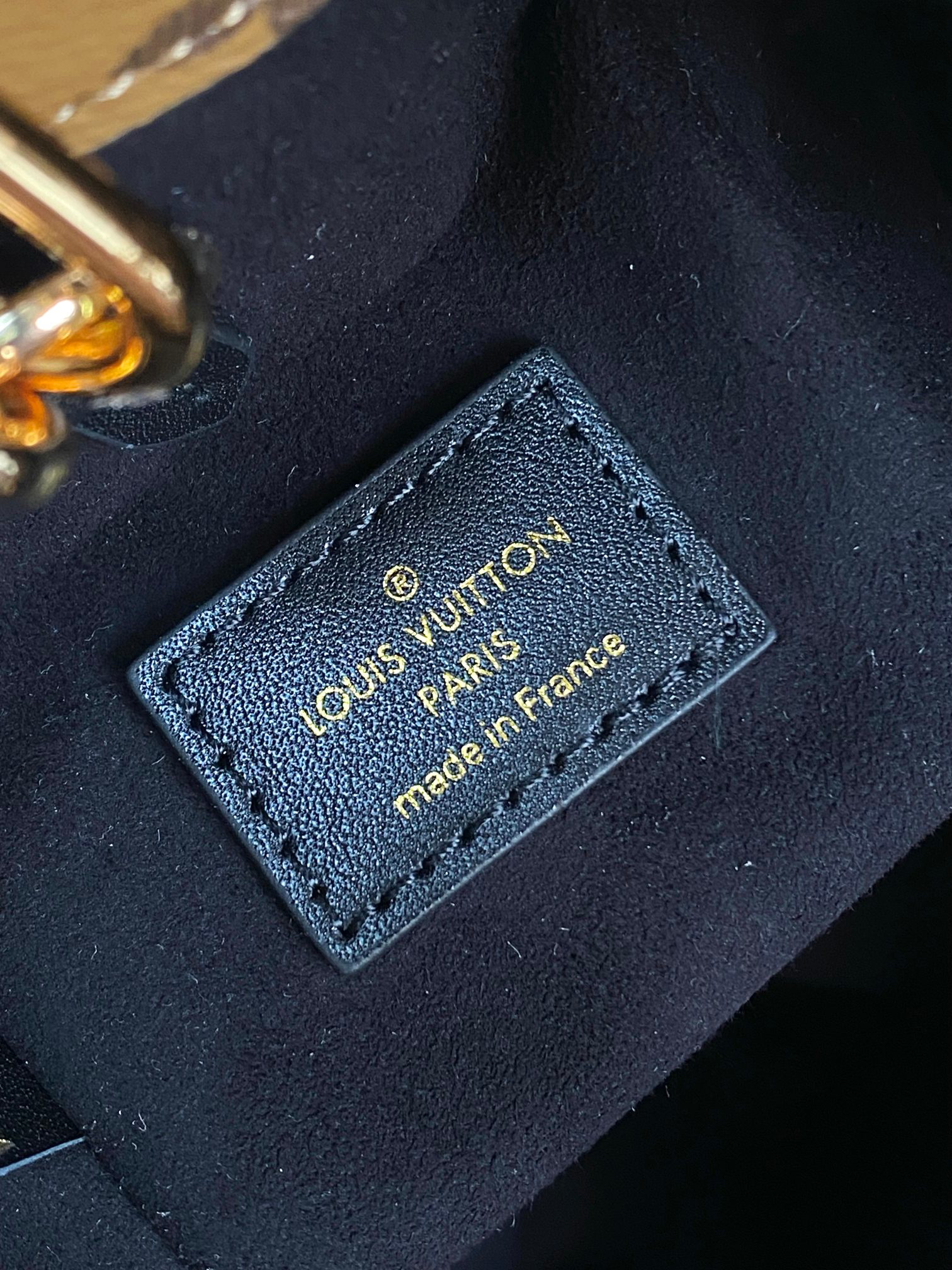 Louis Vuitton Noé Monogram Reverse Shoulder Bag - Image 9