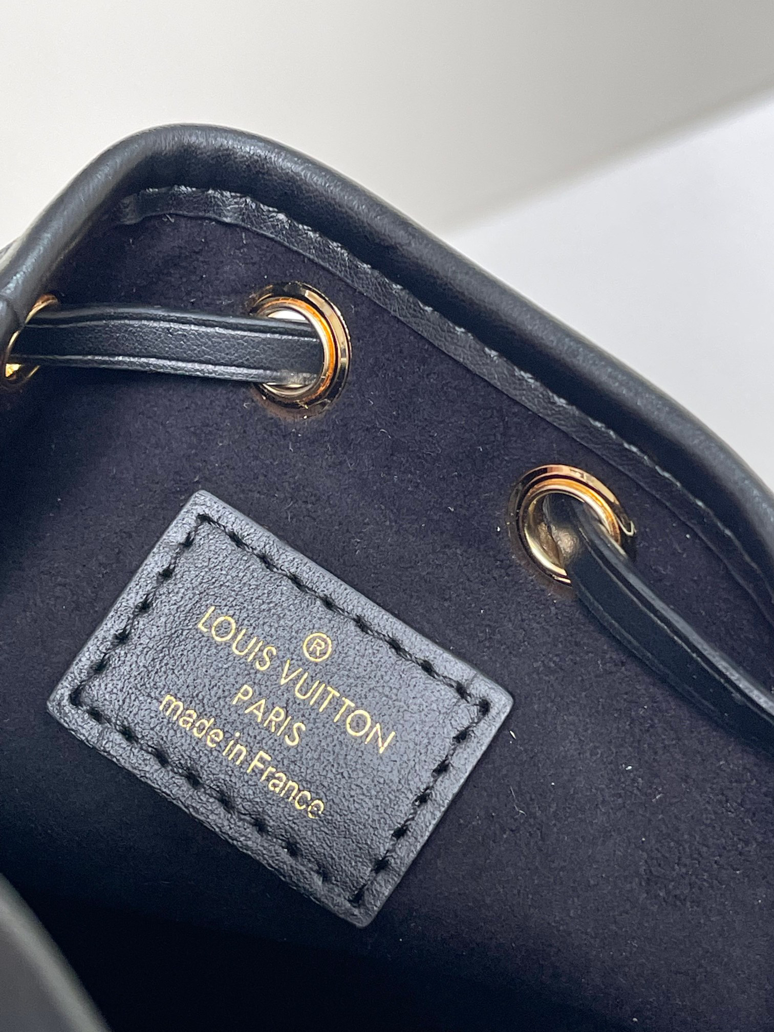Louis Vuitton Canoé Bucket Bag M83480 - Image 9
