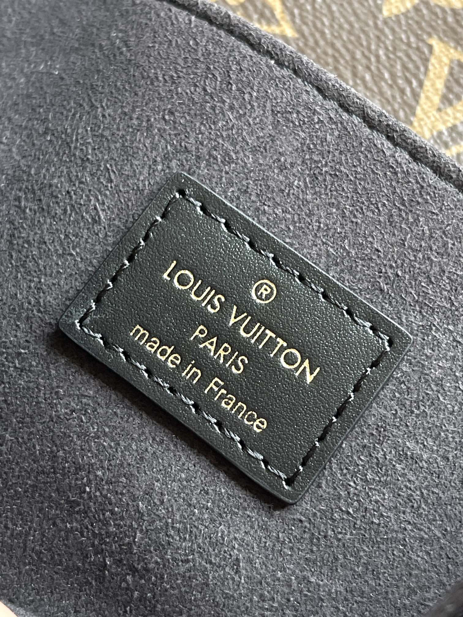 Louis Vuitton Pochette Metis Monogram Reverse Crossbody Bag - Image 9