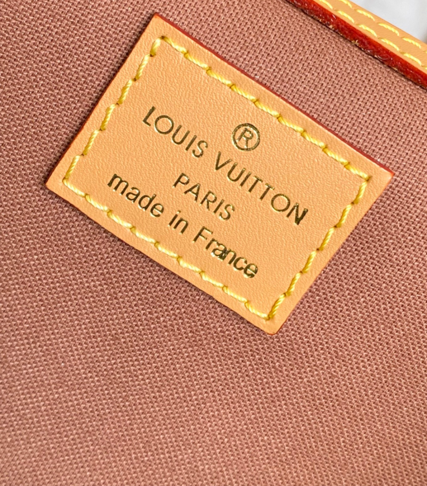 Louis Vuitton Metis Handbag M14018 - Image 9