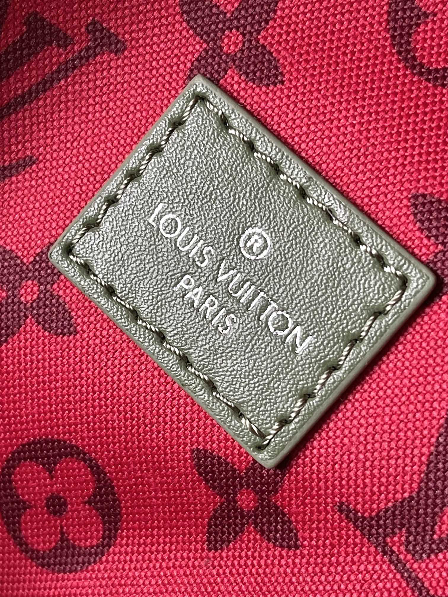 Louis Vuitton Discovery Small Backpack M46802 - Image 9