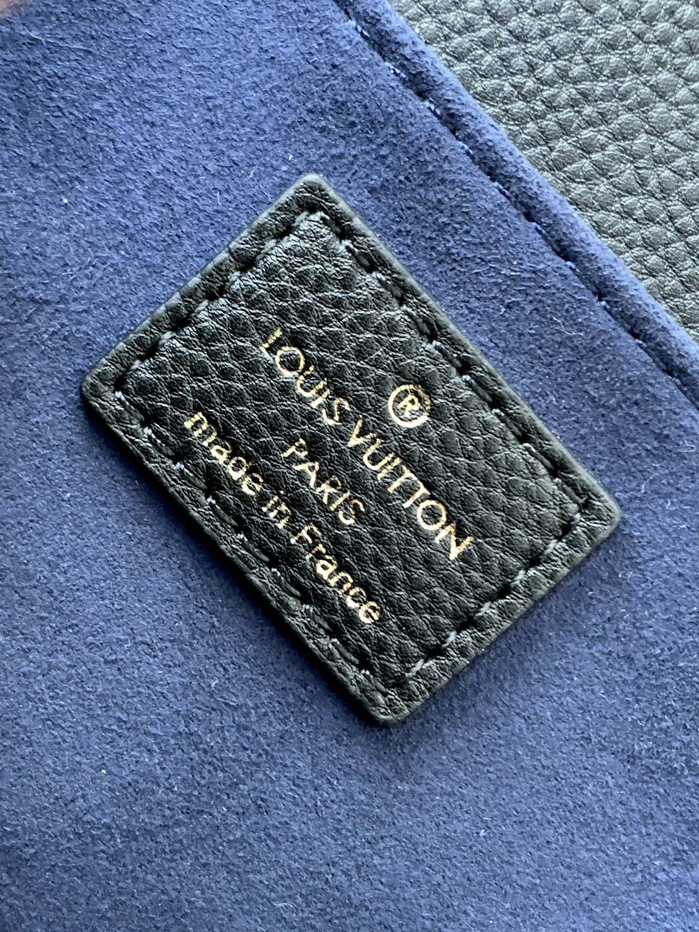 Louis Vuitton Pochette Métis East West Crossbody Bag - Image 9