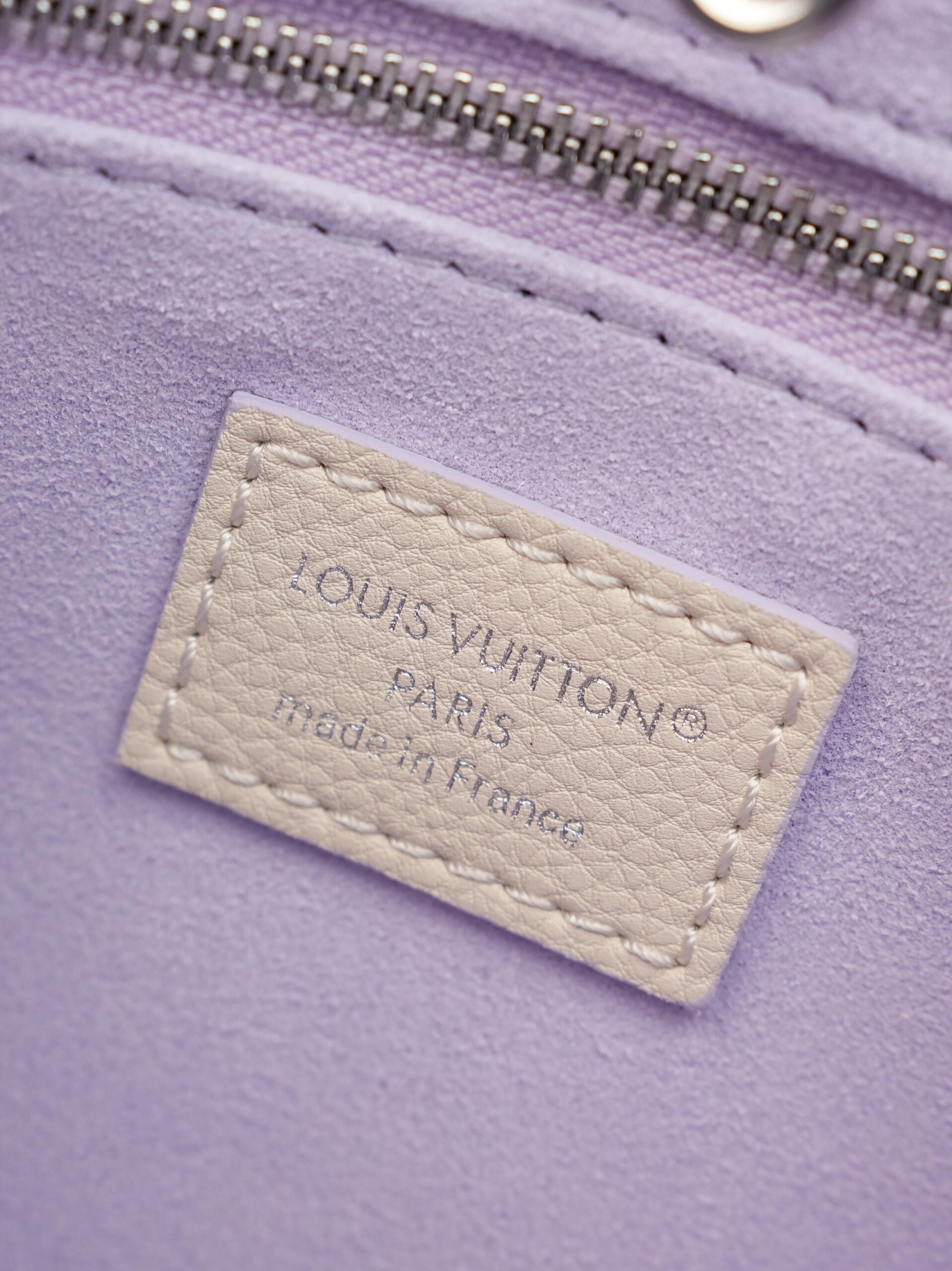 Louis Vuitton OnTheGo Small Tote Bag M29976 in White and Purple Embroidered Leather - Image 9