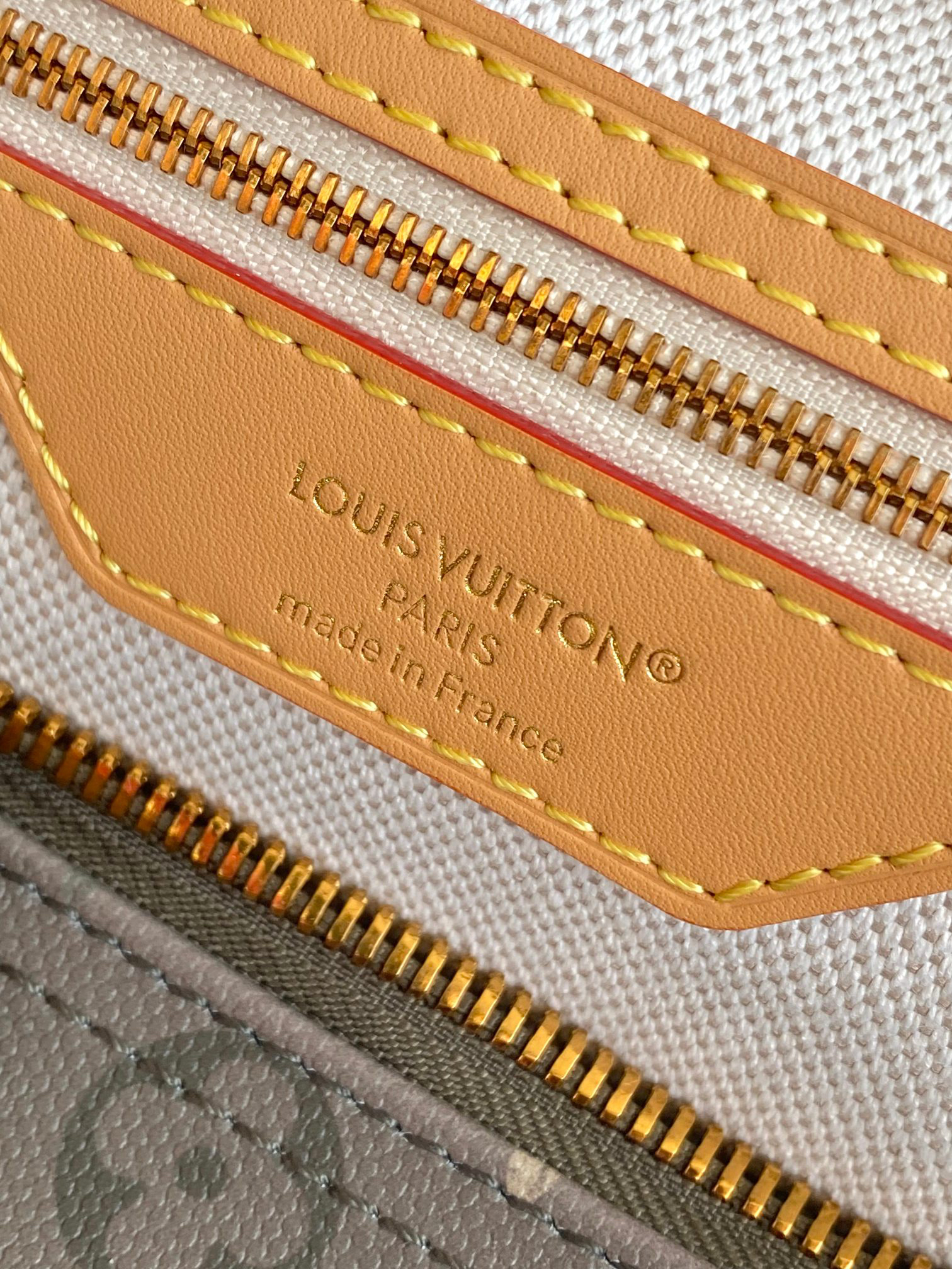 Louis Vuitton Keepall Bandoulière 45 Travel Bag in Green Monogram Surplus Canvas - Image 9