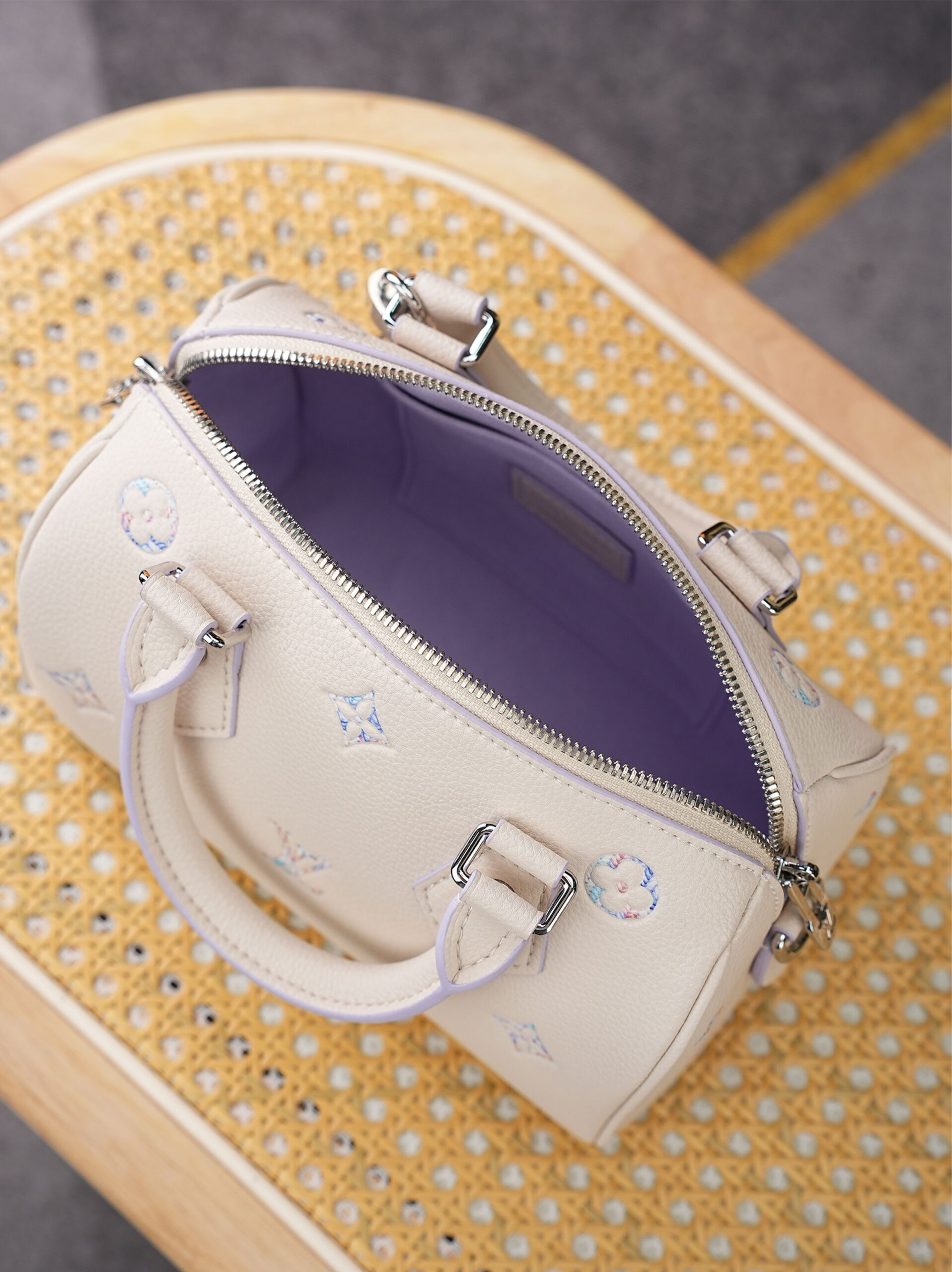 Louis Vuitton Speedy Bandoulière 20 Handbag, White and Purple Gradient - Image 9