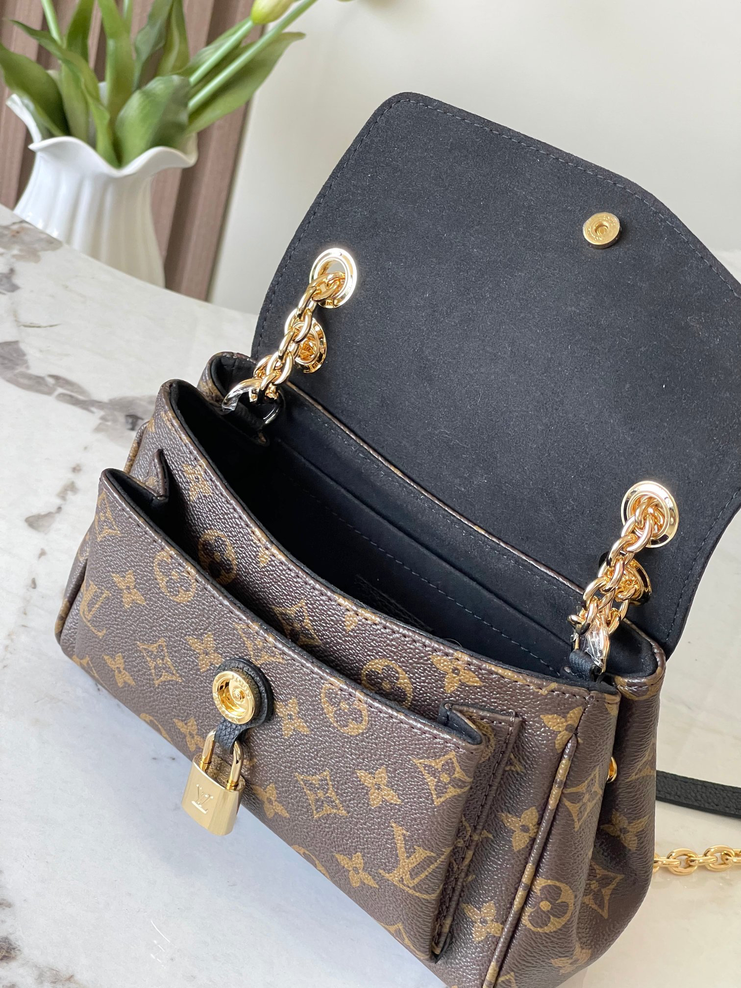 Louis Vuitton BB Handbag in Monogram Canvas - Image 9