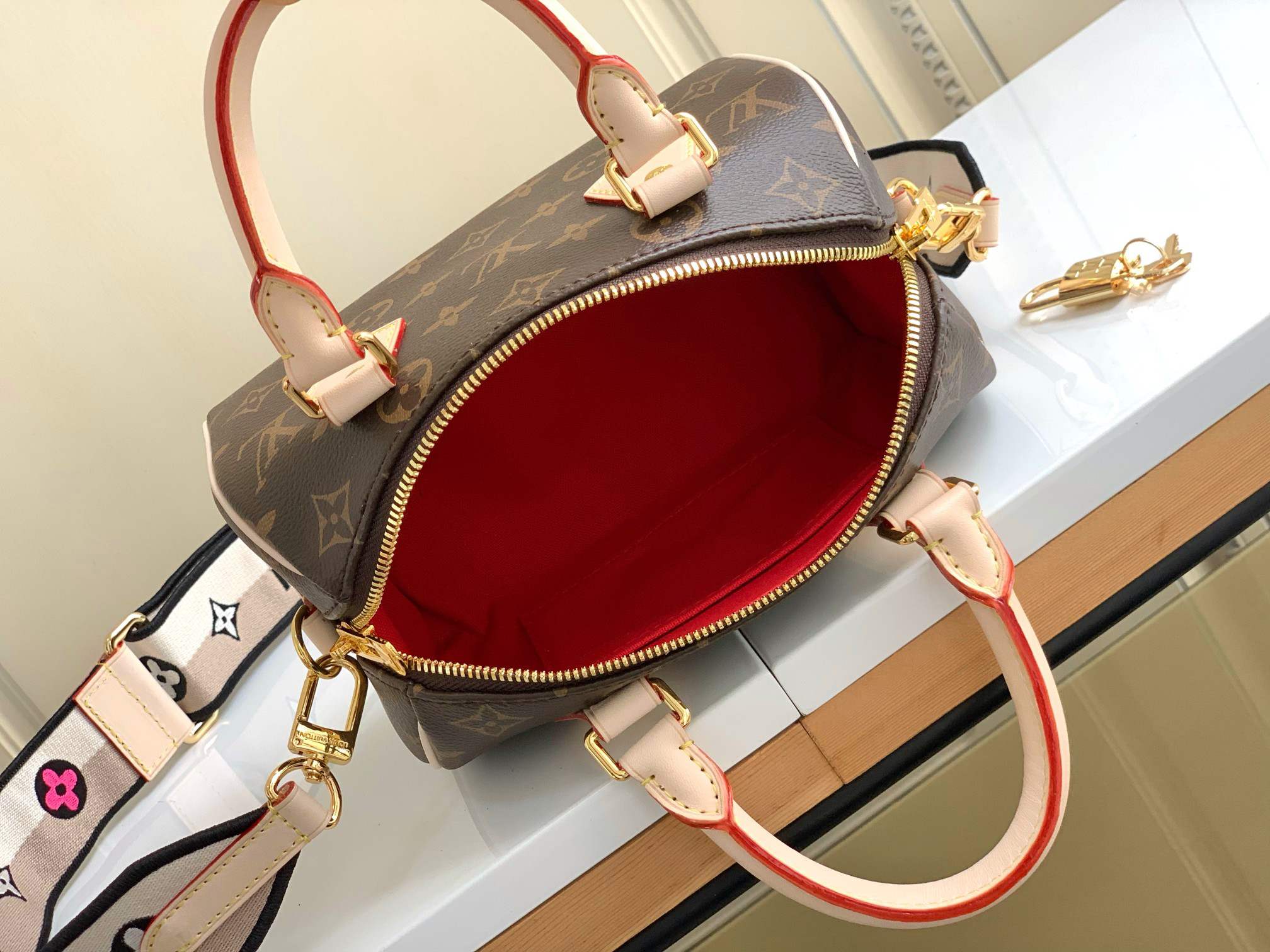 Louis Vuitton Speedy Bandoulière 20 Monogram Crossbody Bag - Image 9
