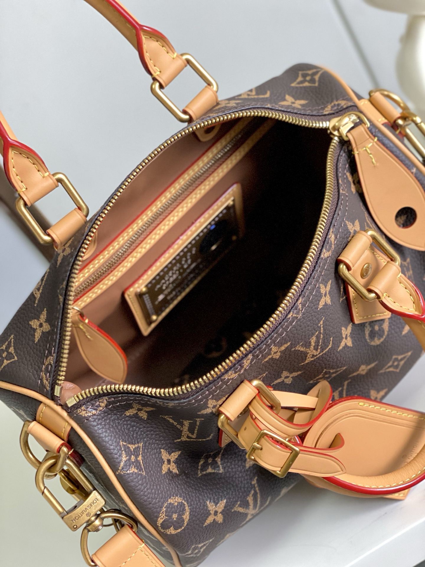 Speedy Bandoulière 25 Monogram Leather Shoulder Bag - Image 9