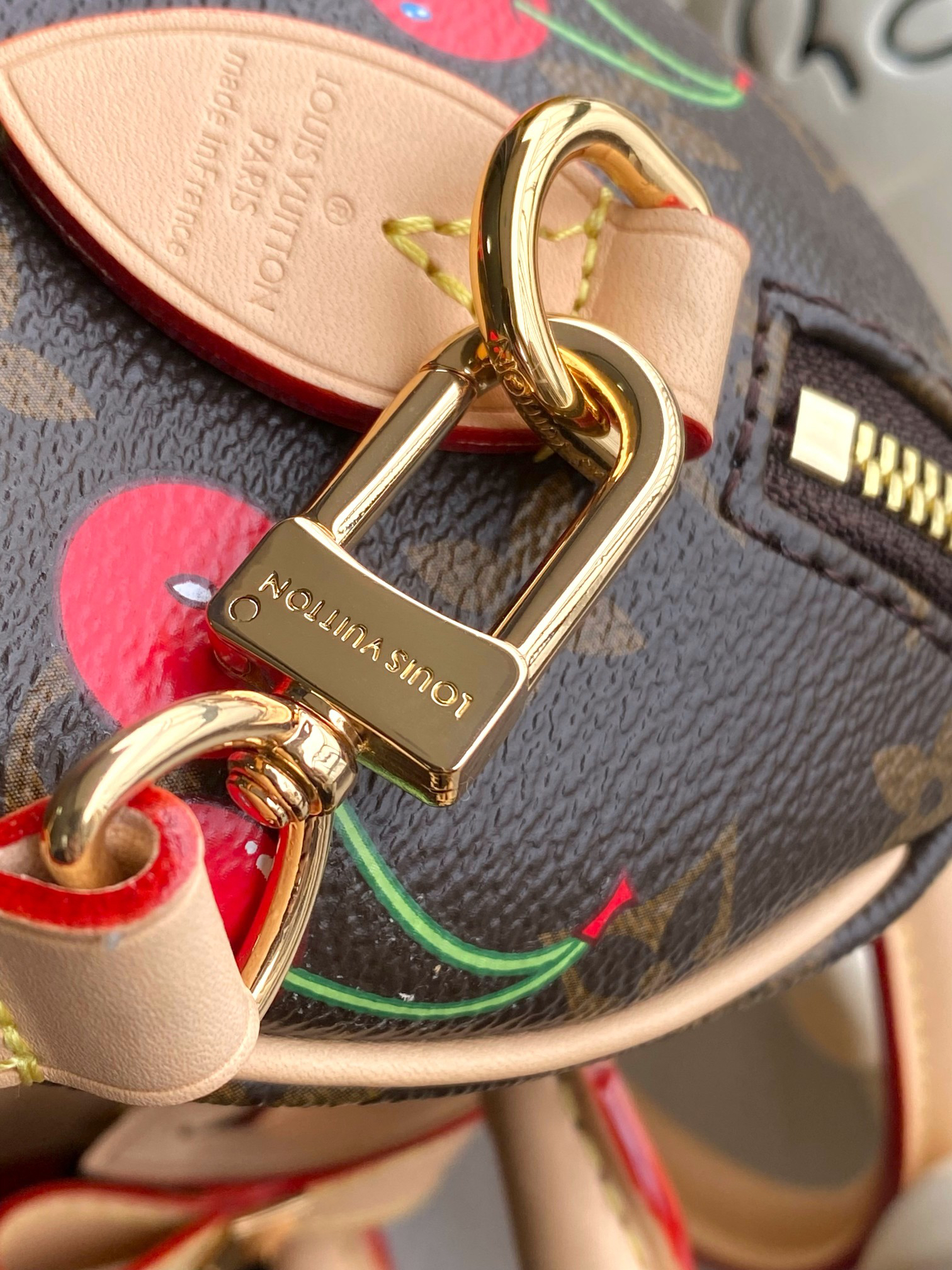 Louis Vuitton Speedy Bandoulière M13094 Crossbody Bag in Monogram Canvas - Image 9