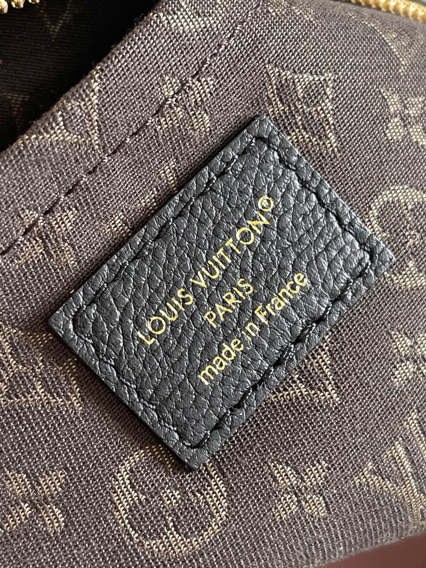 Louis Vuitton Express Small Shoulder Bag - Image 9
