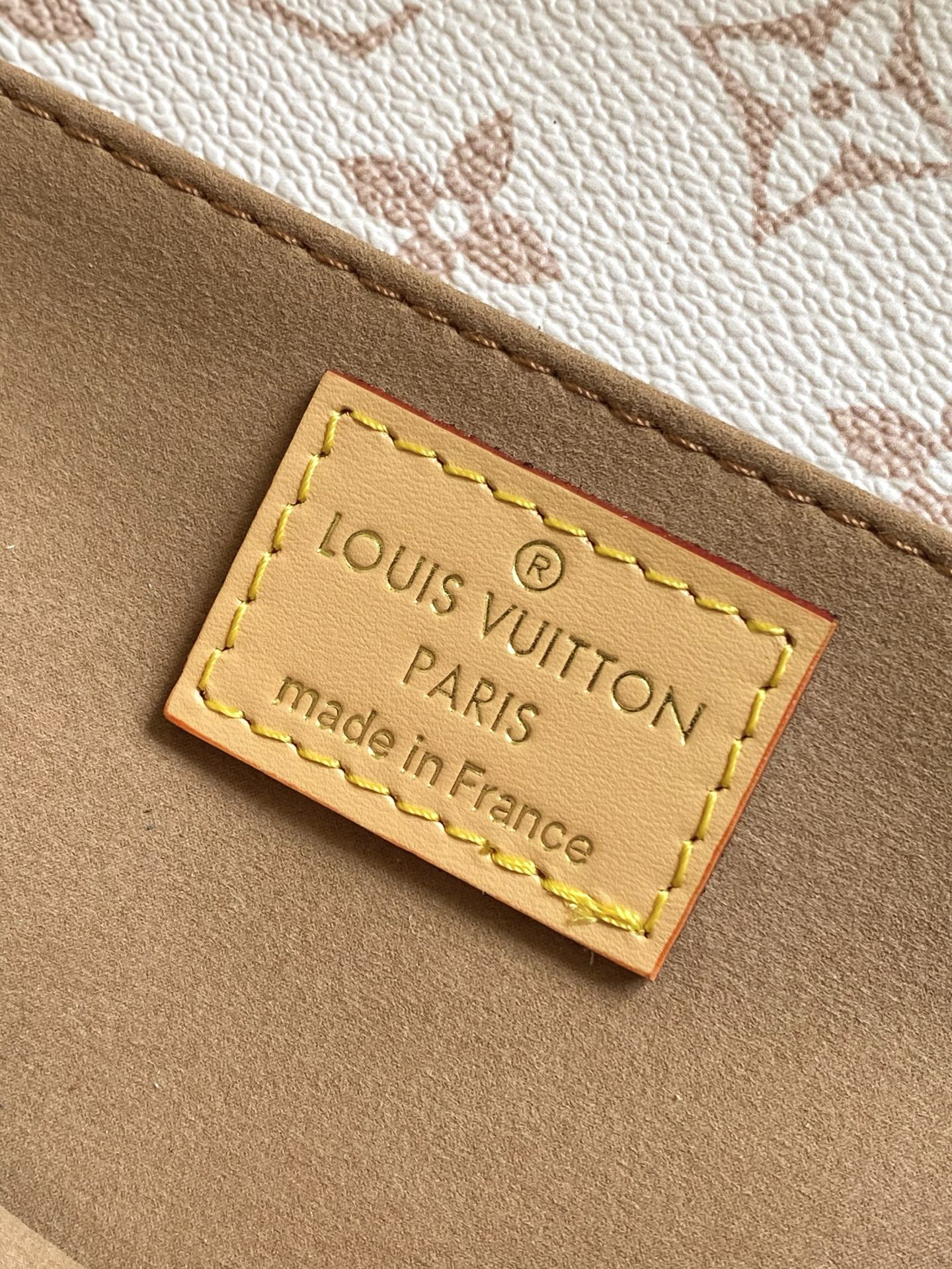 Louis Vuitton Pochette Métis EastWest Shoulder Bag M46914 - Image 9