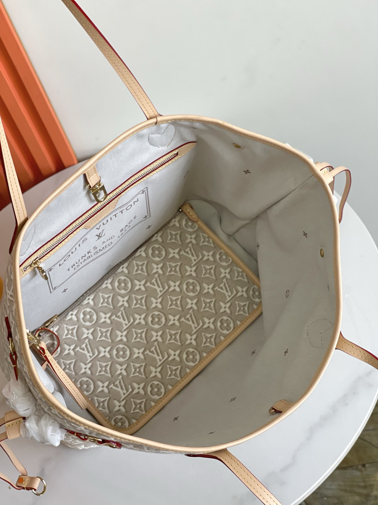 Louis Vuitton Neverfull MM Monogram Emblème Canvas Tote Bag - Image 9