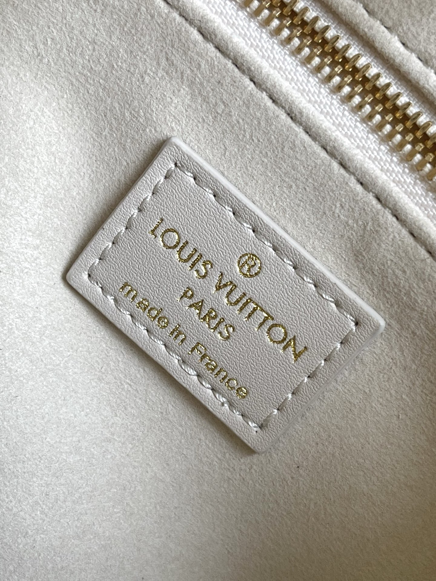 Louis Vuitton OnTheGo Small Crossbody Bag in Monogram Empreinte Leather - Image 9