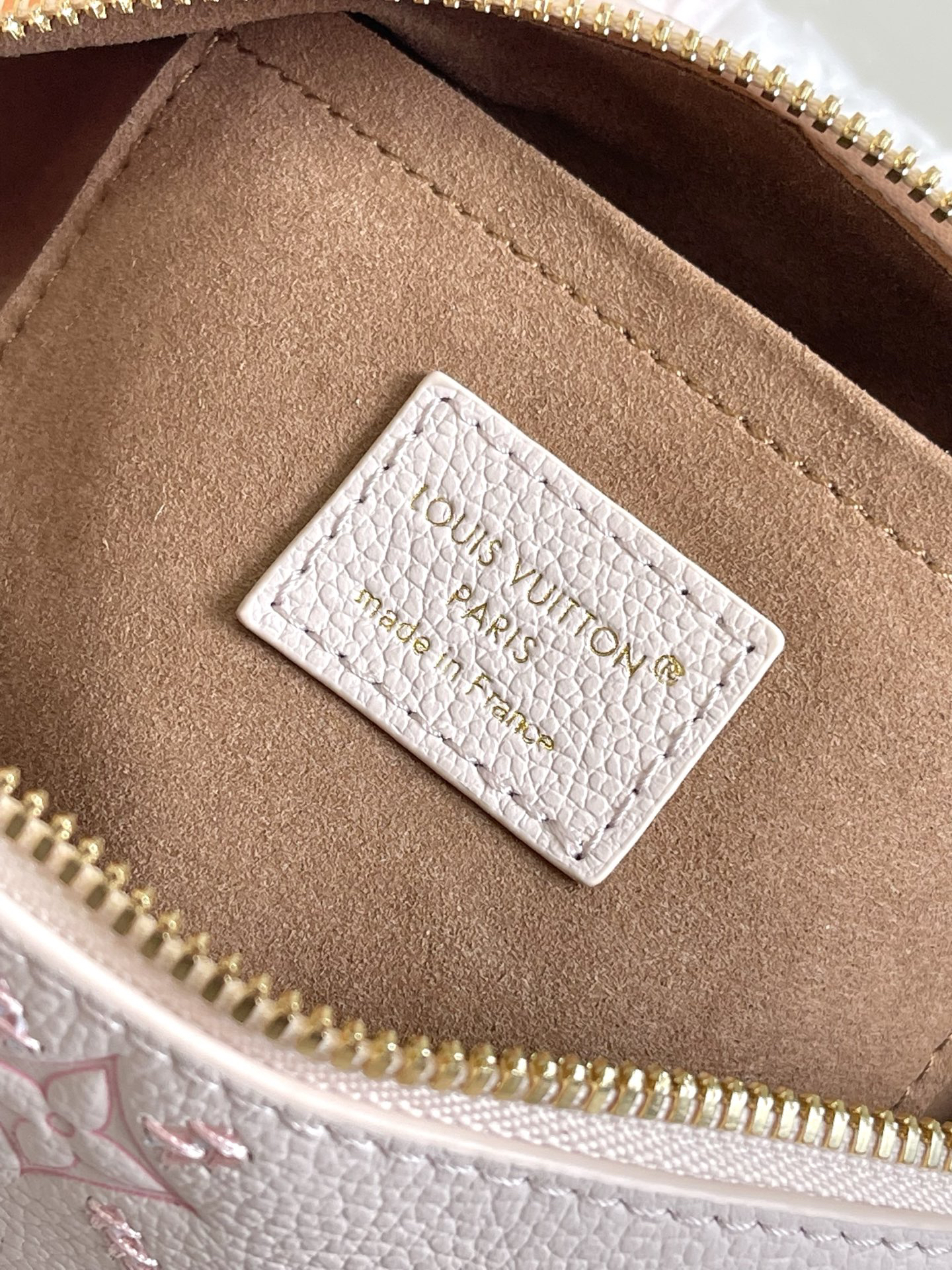 Louis Vuitton Speedy Bandoulière 20 Monogram Empreinte Leather Crossbody Bag - Image 9