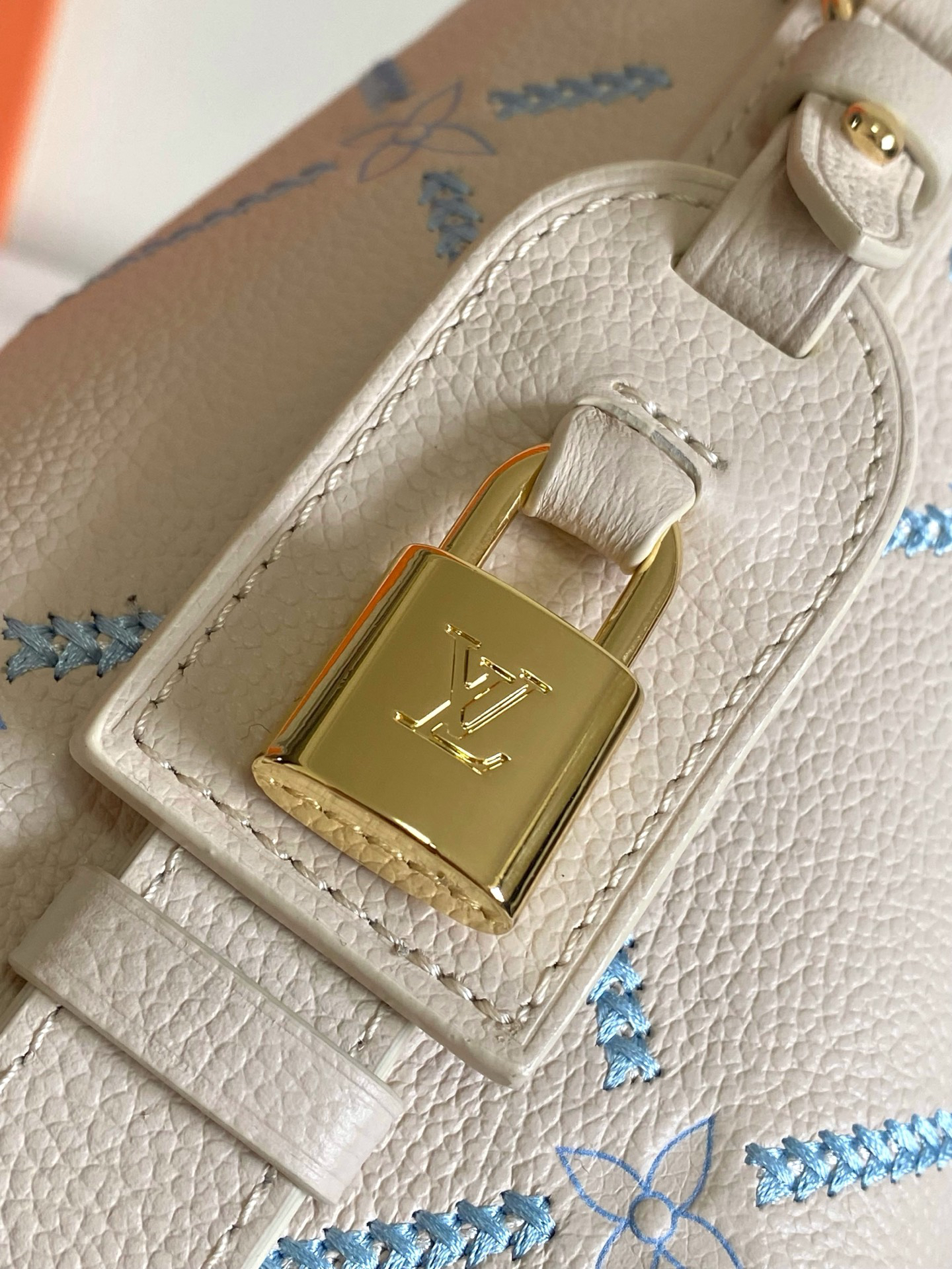 Louis Vuitton All In BB Crossbody Bag in Cowhide Leather - Image 9