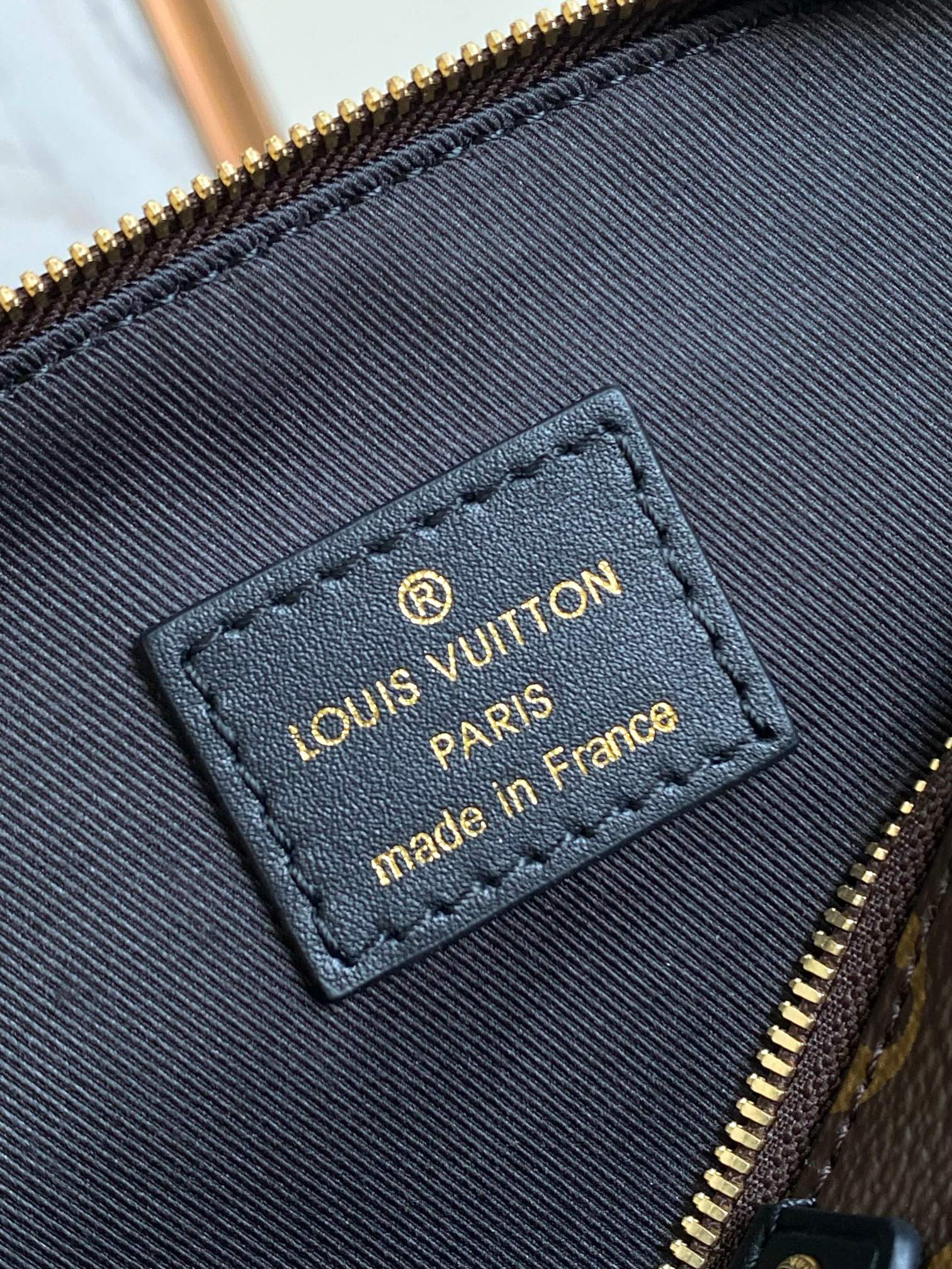 Louis Vuitton Alma Leather Crossbody Bag - Image 9