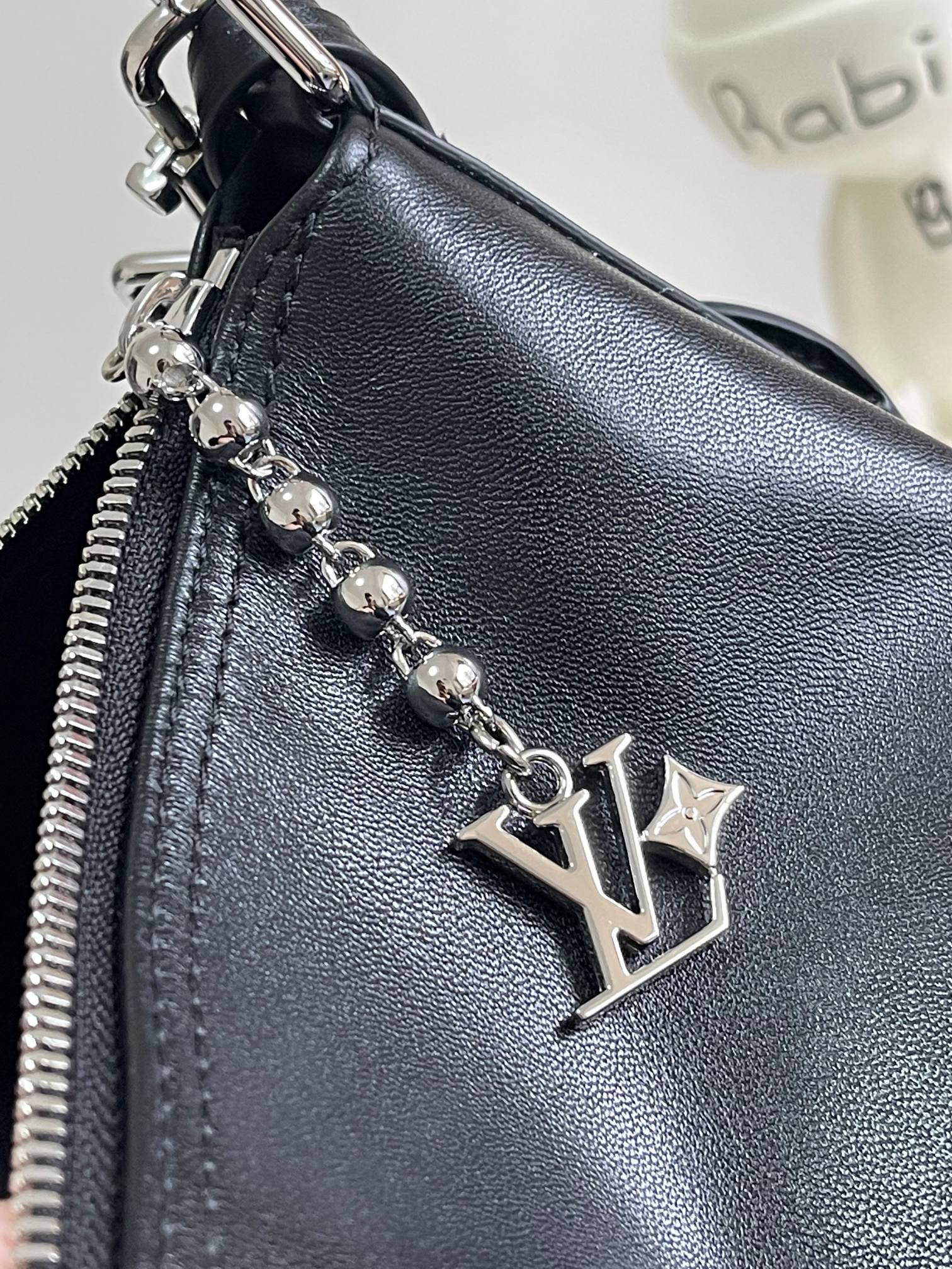 Louis Vuitton Métis M13986 Leather Handbag - Image 9