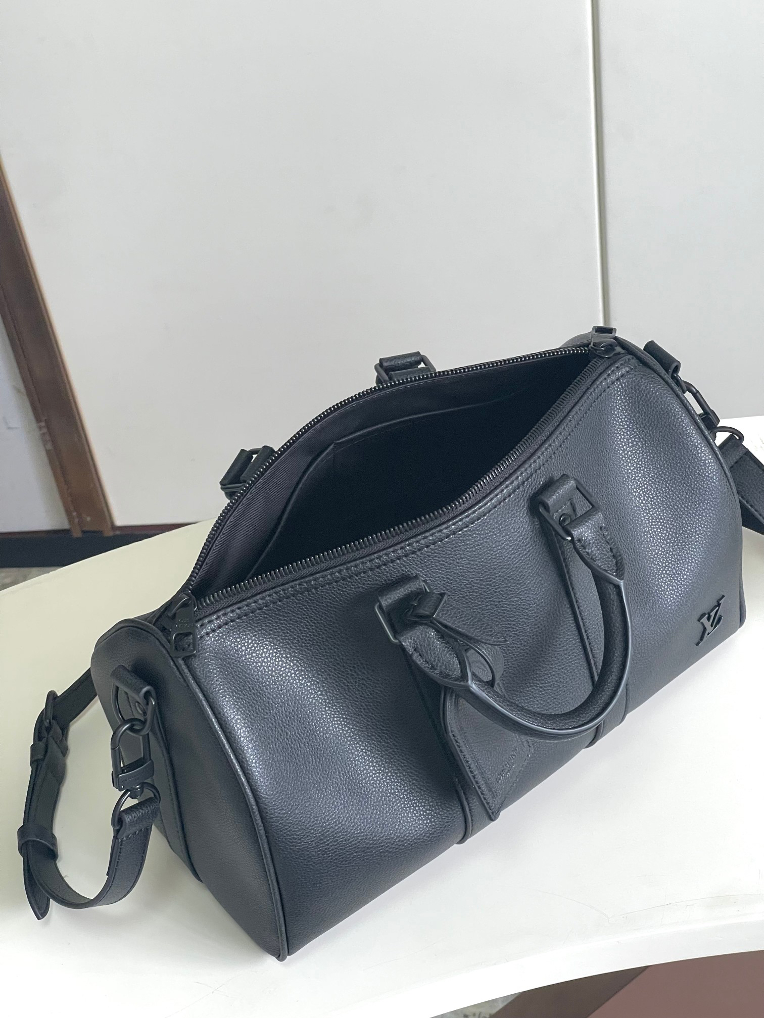 Louis Vuitton Keepall Bandoulière 35 Travel Bag - Image 9
