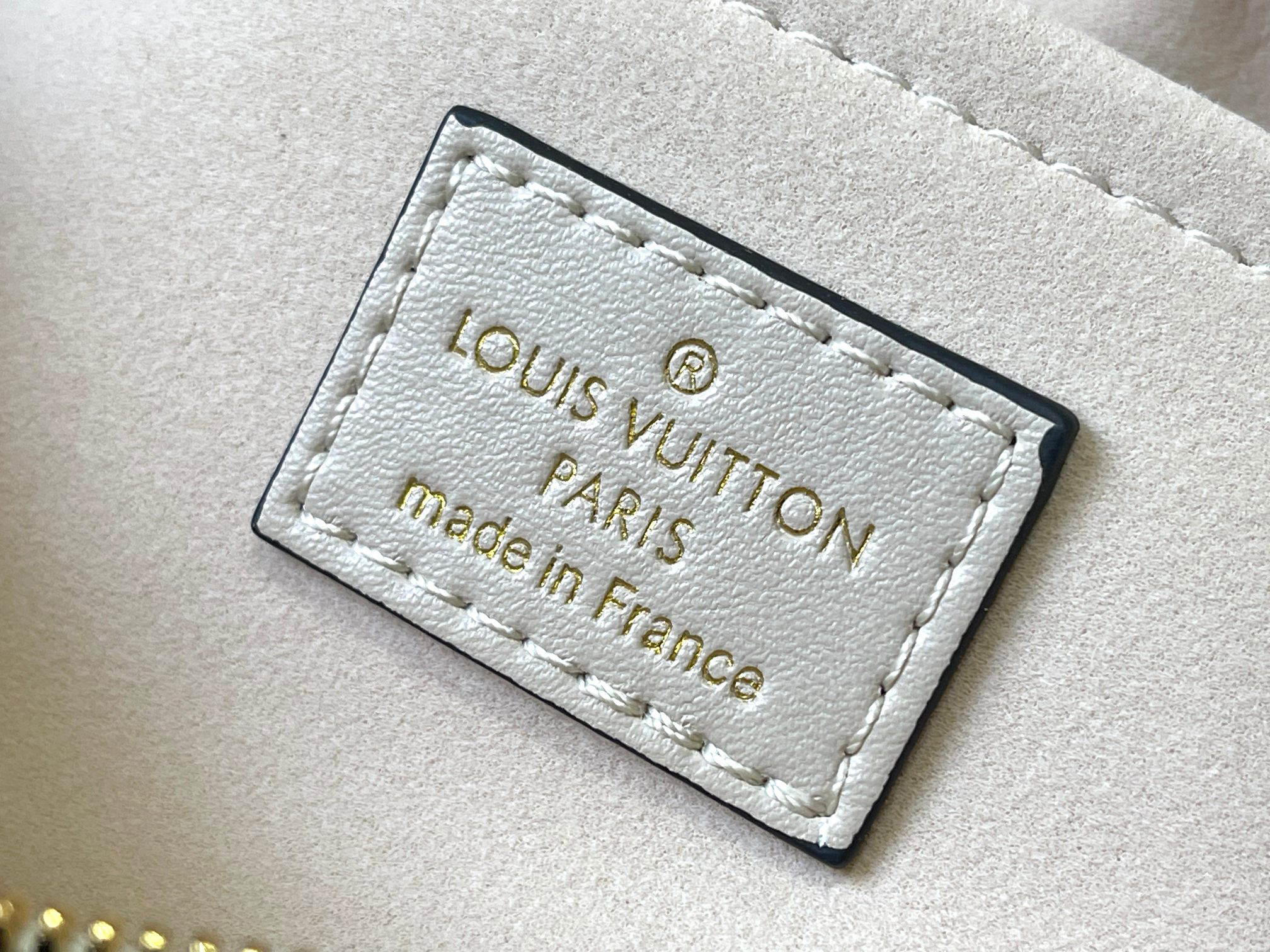 Louis Vuitton OnTheGo East West Tote Bag in Monogram Empreinte Leather - Image 9