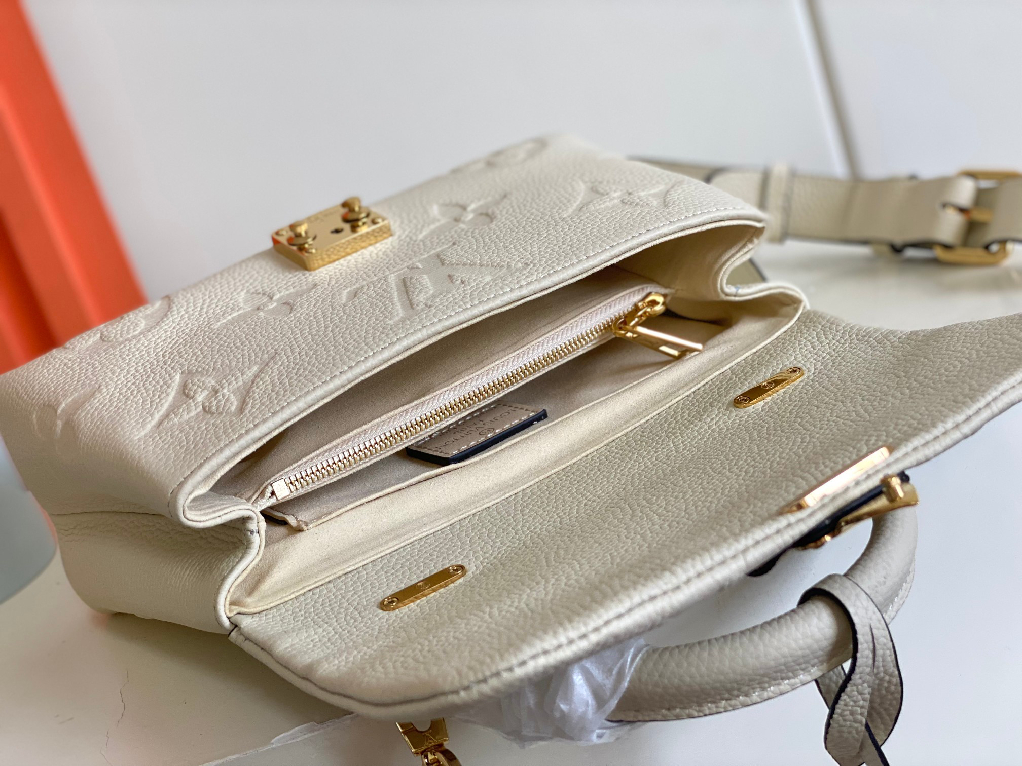 Louis Vuitton Madeleine BB Handbag - Image 9
