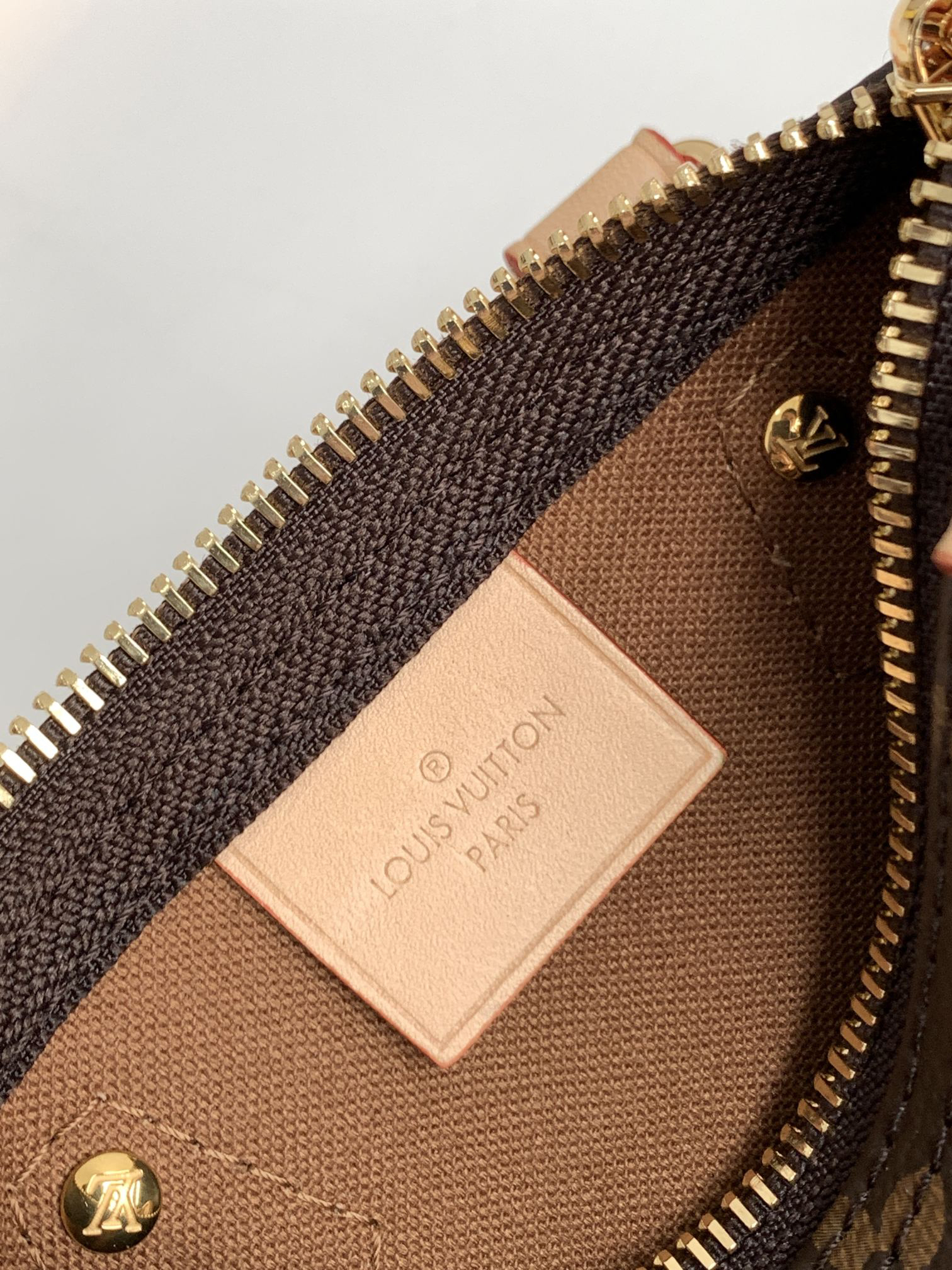 Louis Vuitton Nano Speedy Crossbody Bag M81085 - Image 9