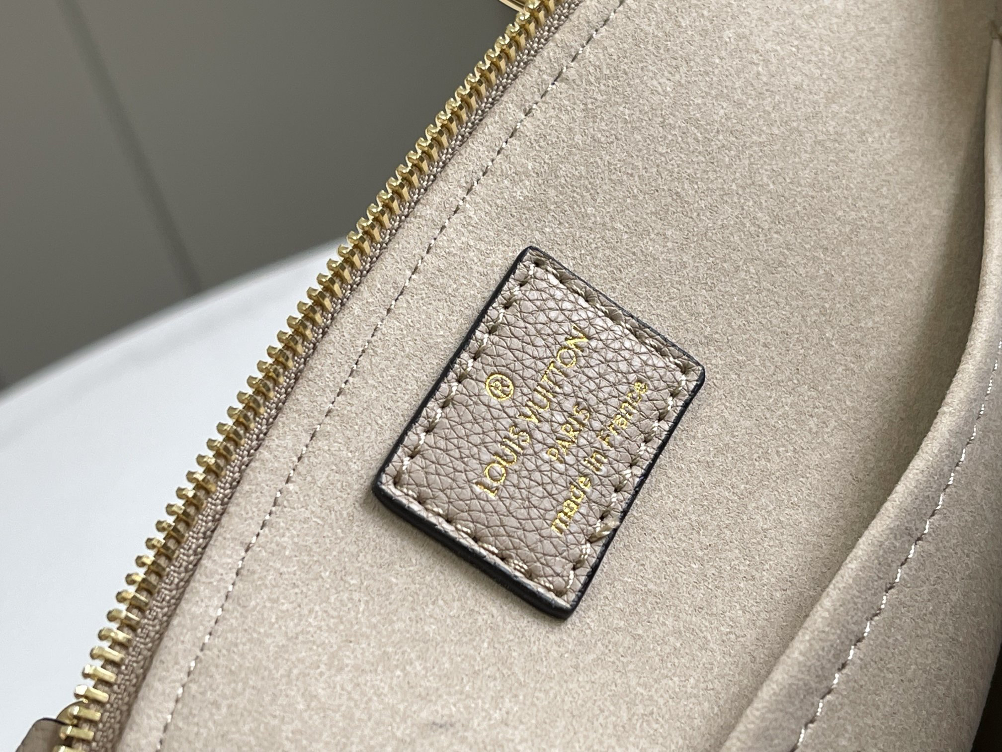 Louis Vuitton Petit Palais Handbag - Image 9