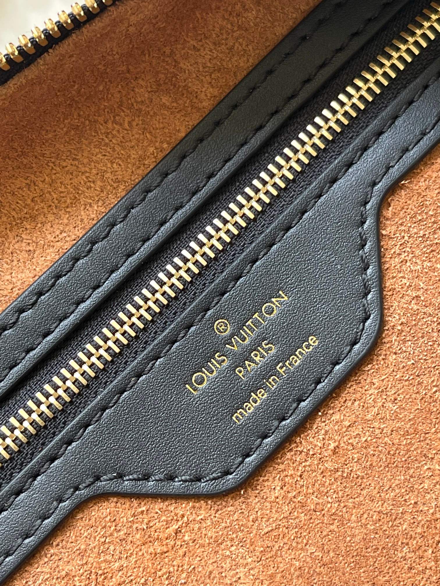 Speedy Soft 30 Cowhide Handbag - Image 9