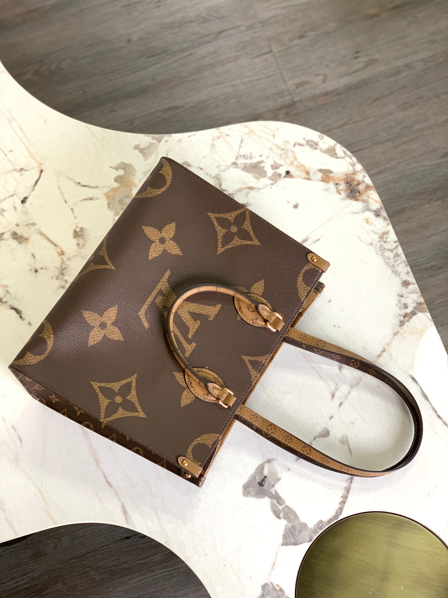 Louis Vuitton Onthego Leather Tote Bag M45039 - Image 9