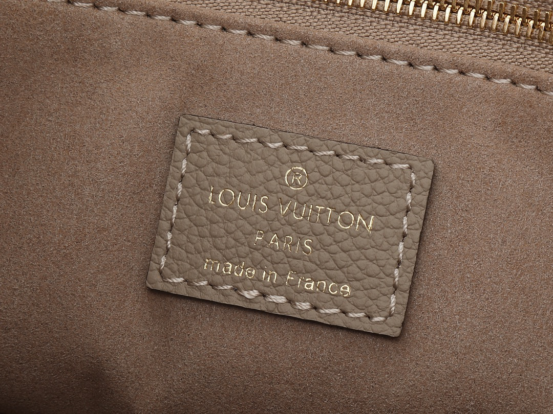 Louis Vuitton Onthego Small Tote Bag - Image 9