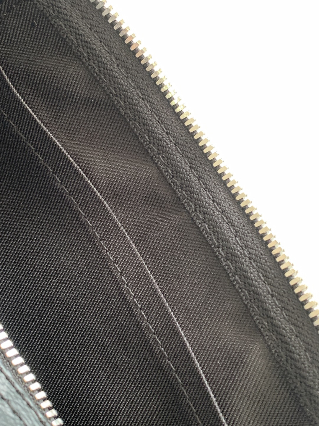 Louis Vuitton Keepall 25 Crossbody Bag in Monogram Eclipse Reverse Canvas - Image 9