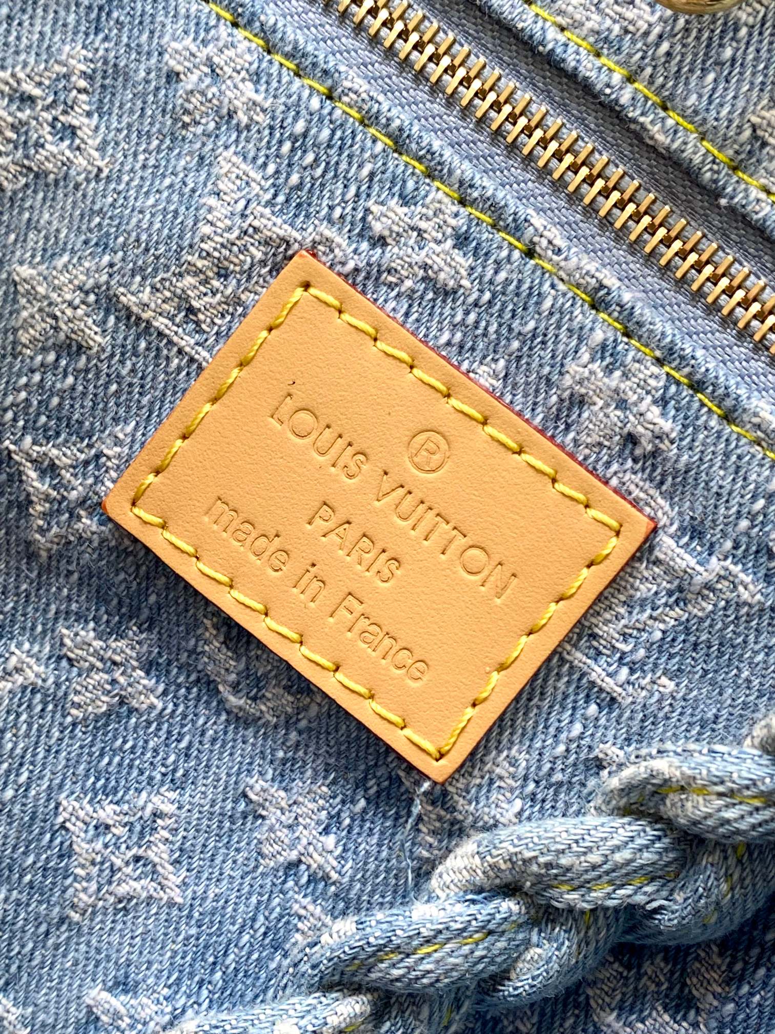 Louis Vuitton OnTheGo Mini Bag M24897 in Light Blue Denim - Image 9