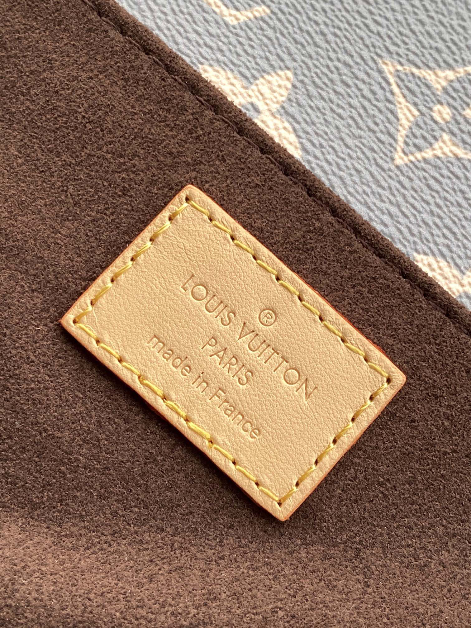 Louis Vuitton Pochette Métis East West M12429 Crossbody Bag - Image 9