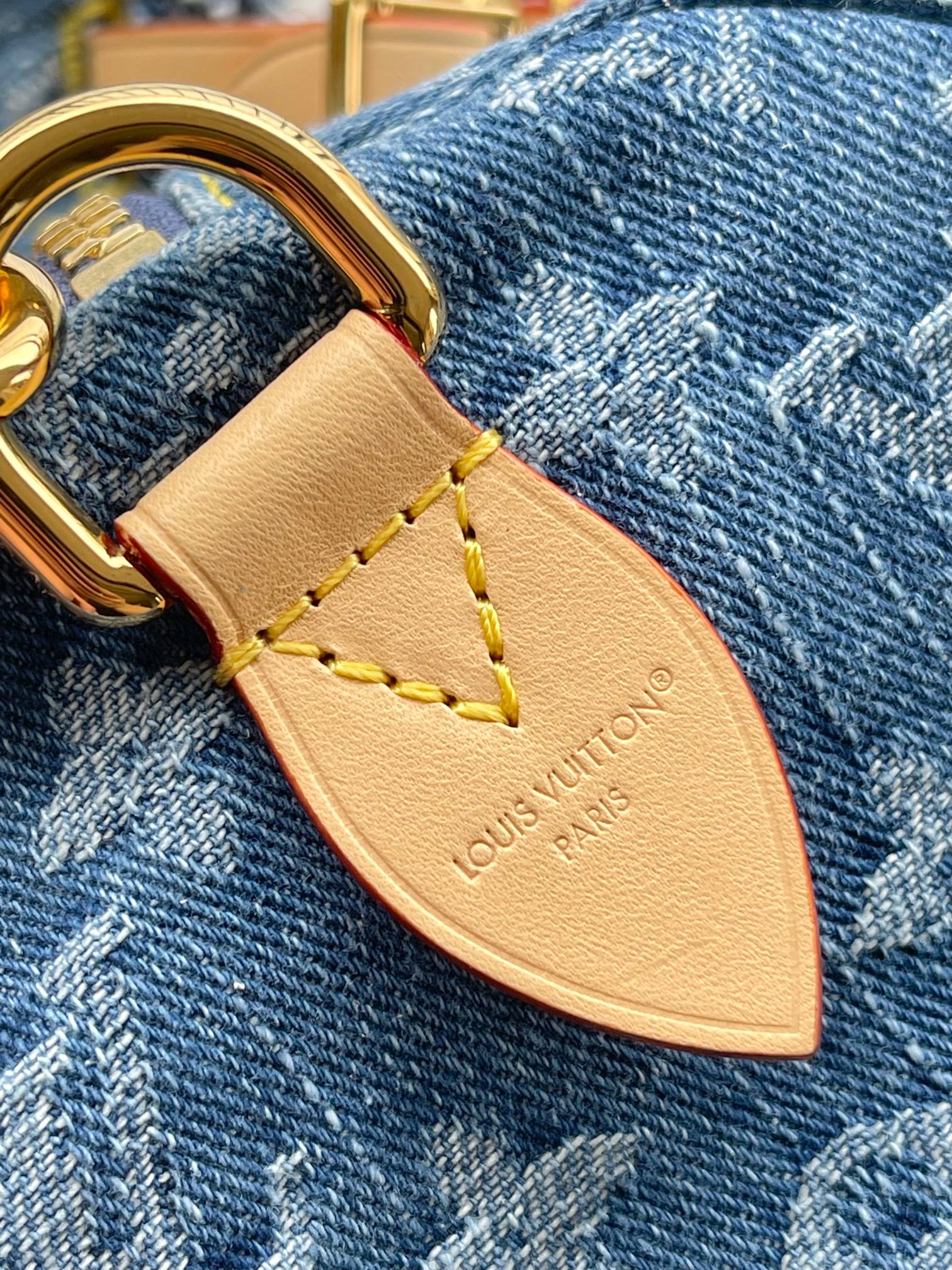 Louis Vuitton Speedy Bandoulière 30 Denim Handbag - Image 9