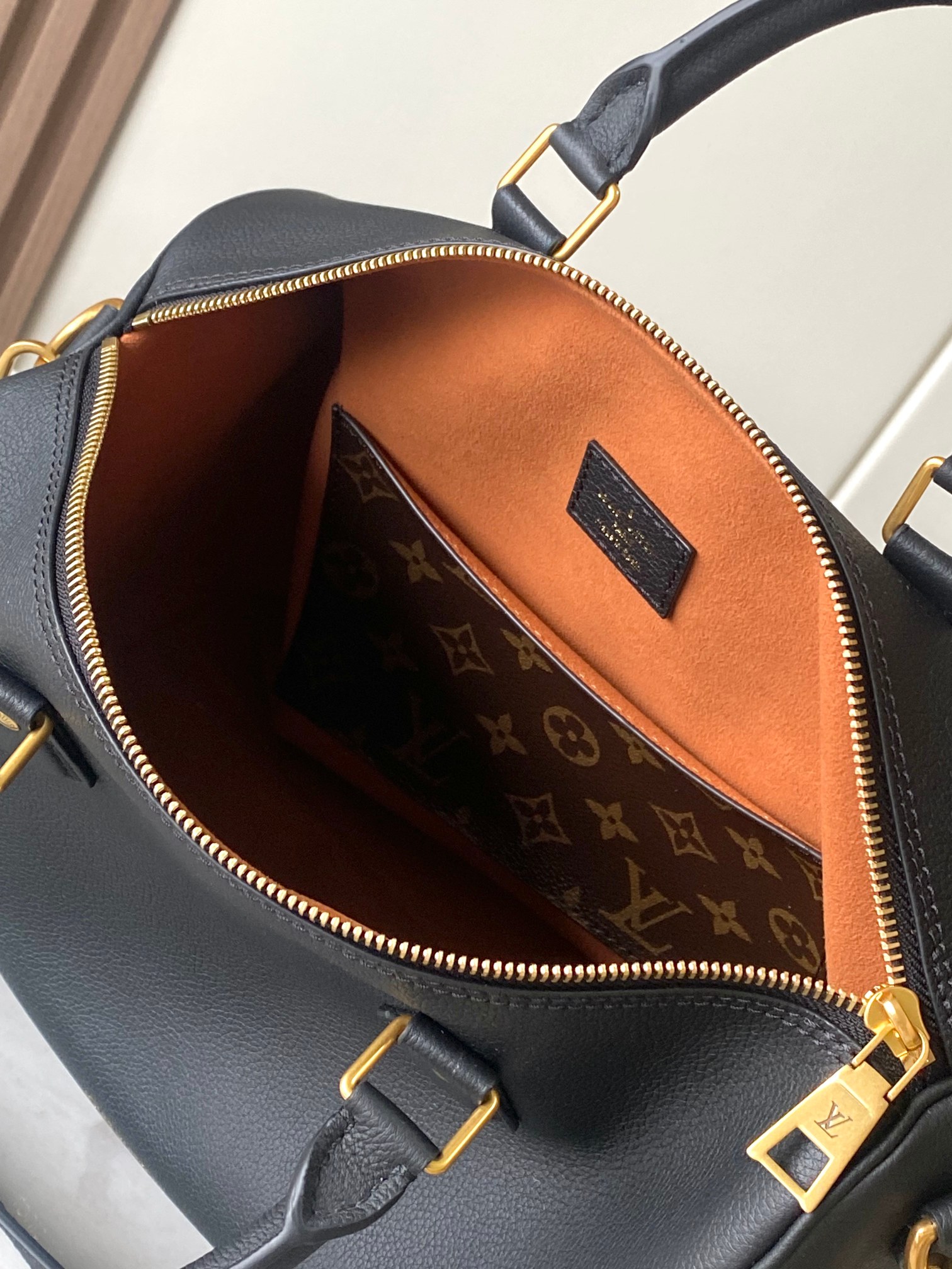 Louis Vuitton Speedy Soft 30 Lucky Handbag - Image 9