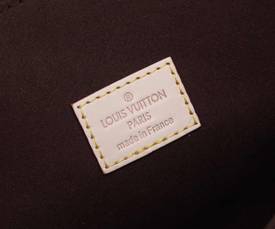 Louis Vuitton Pochette Métis Crossbody Handbag - Image 9