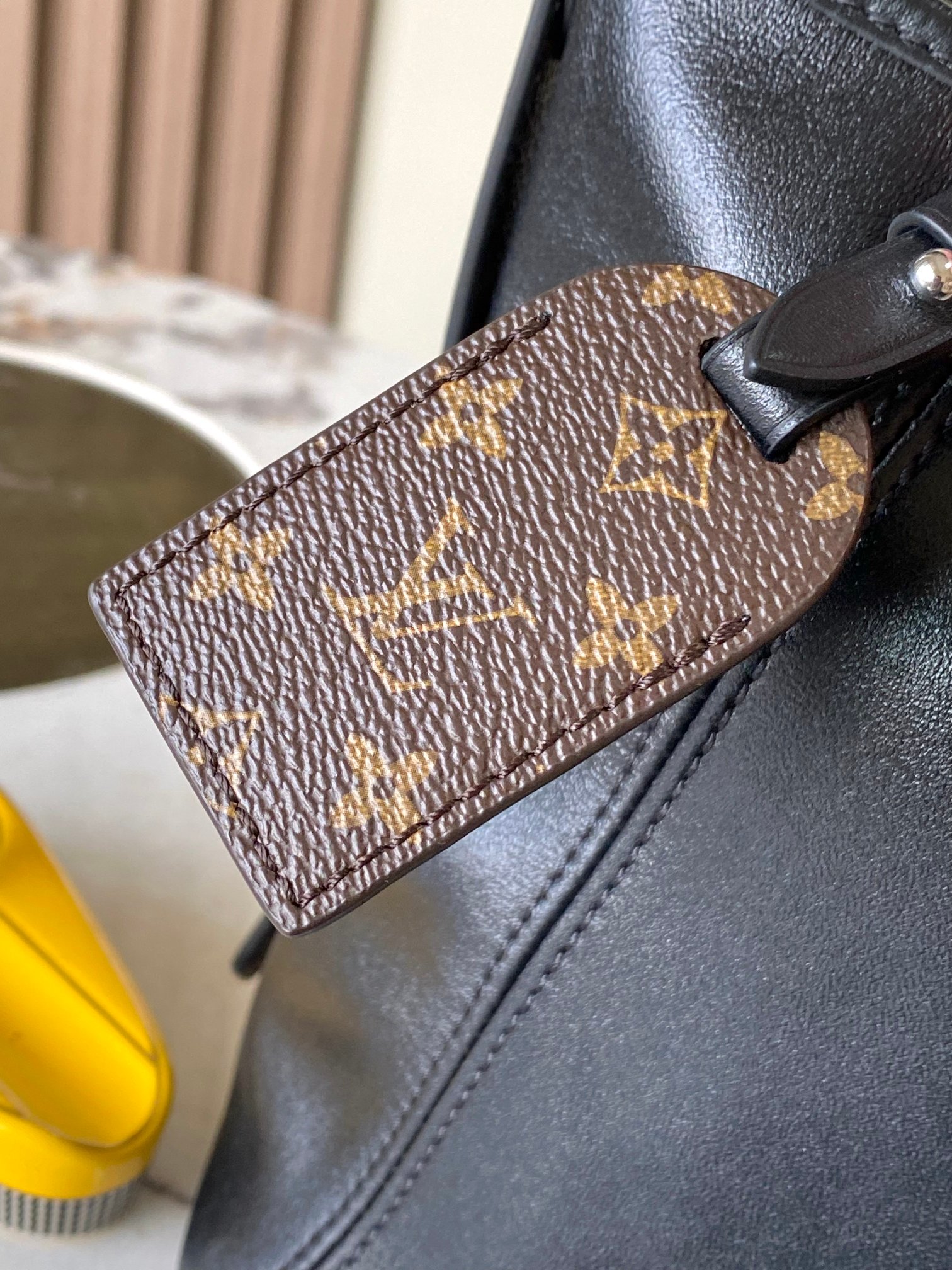 Carryall East West Handbag - Image 9