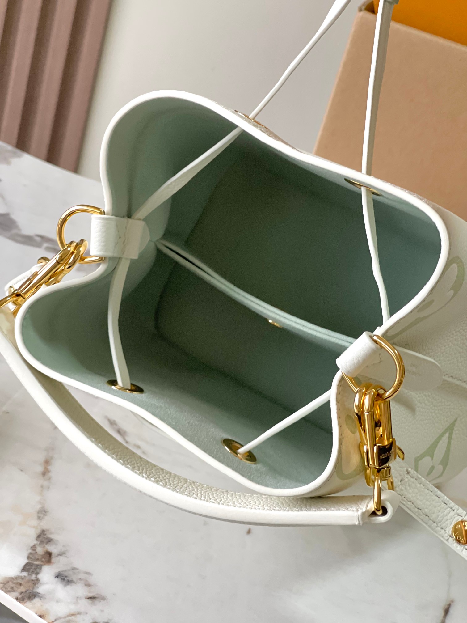 Louis Vuitton Néonoé BB Handbag - Image 9