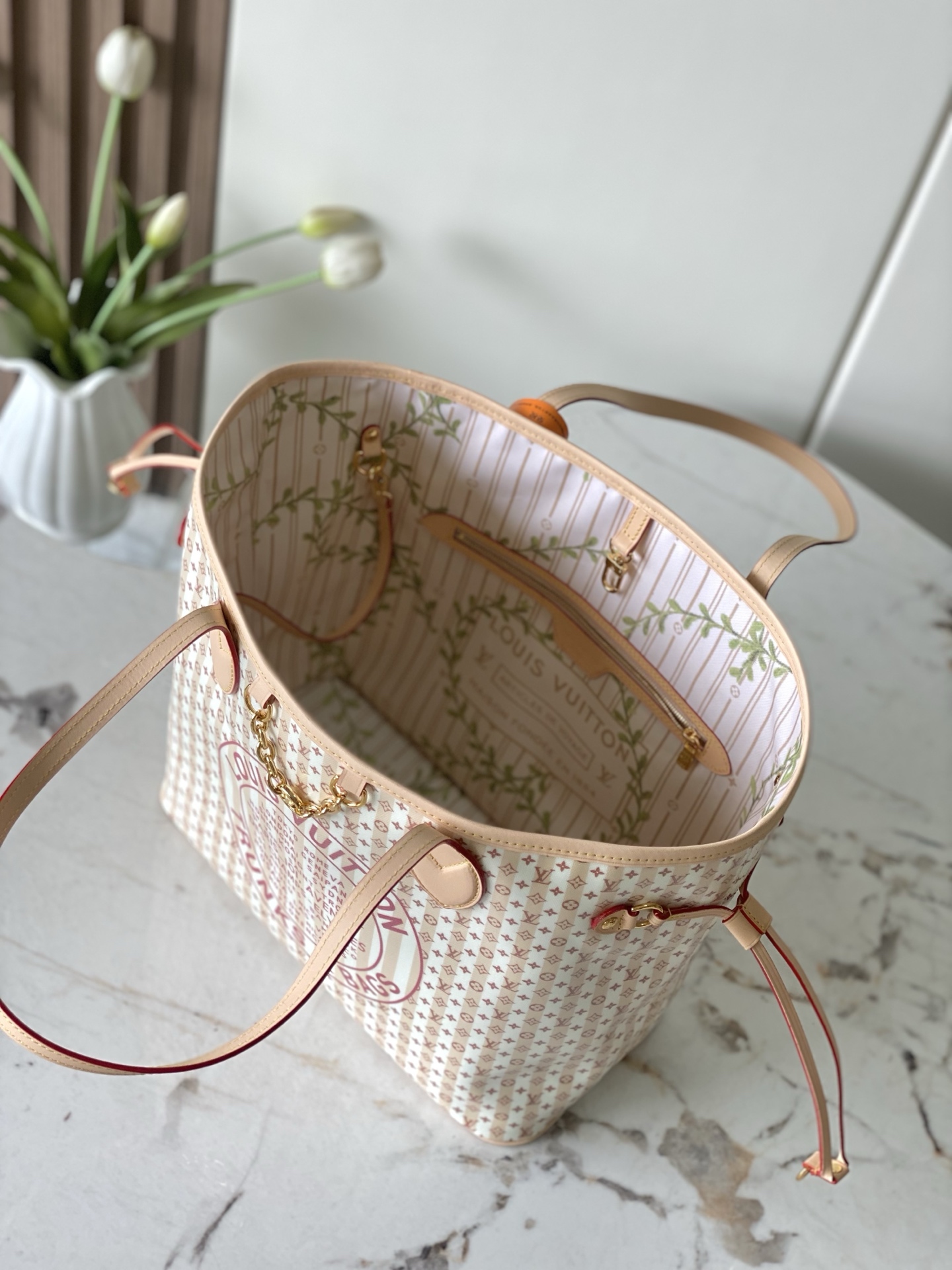 Neverfull MM Monogram Canvas Tote Bag - Image 9