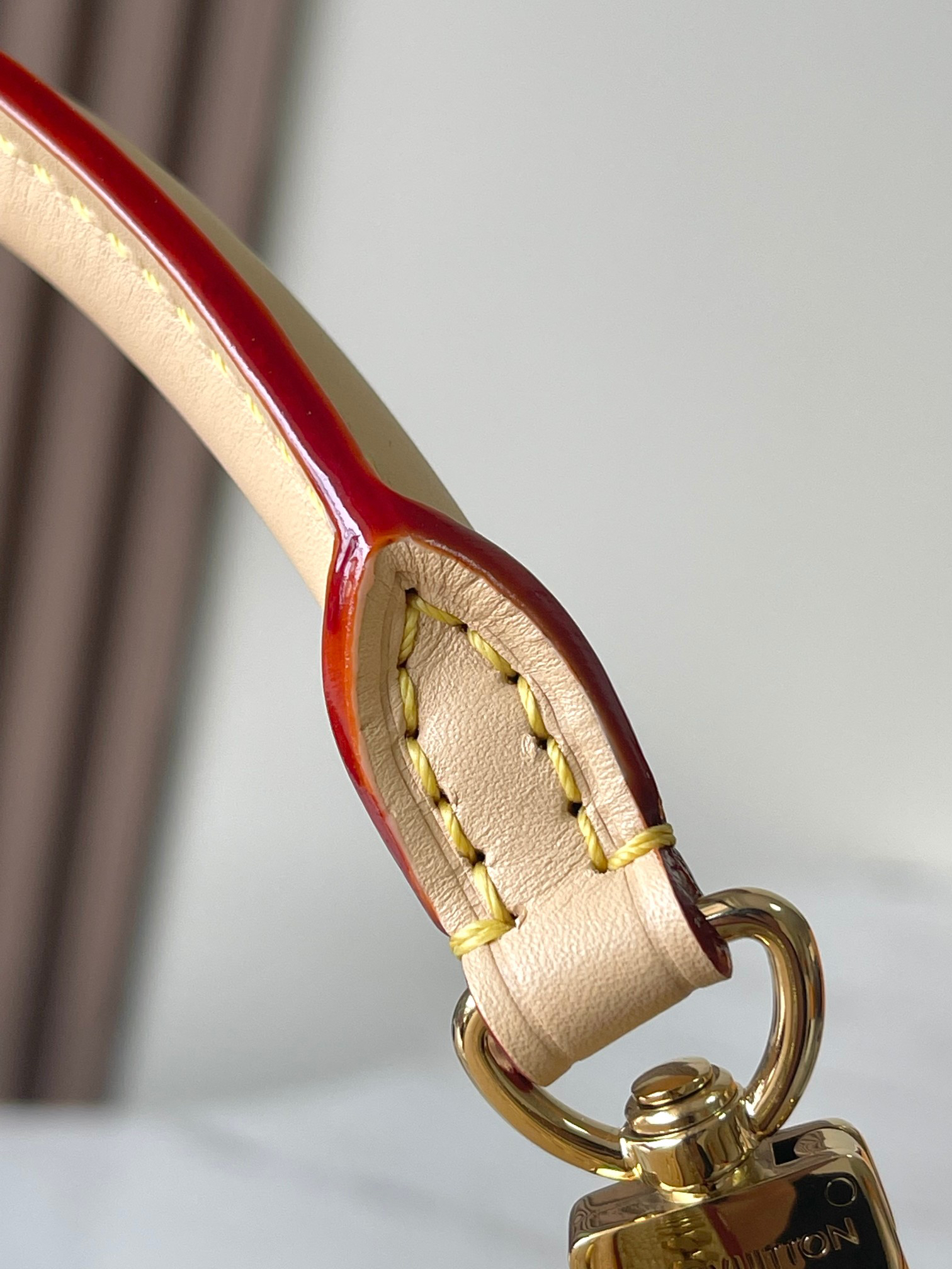Louis Vuitton Alma Small Handbag - Image 9