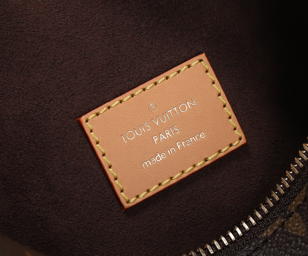 Louis Vuitton Side Trunk Small Handbag - Image 9