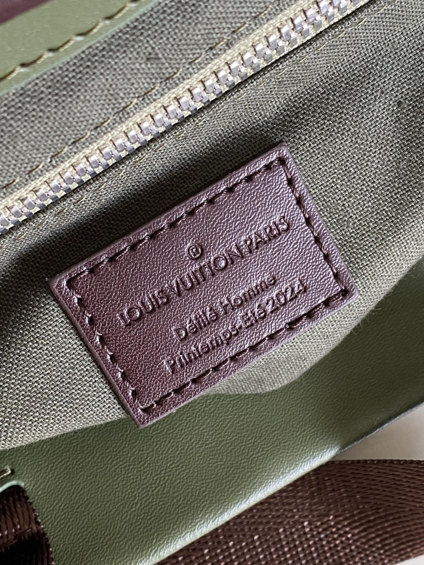 Louis Vuitton Medium Leather Handbag - Image 9